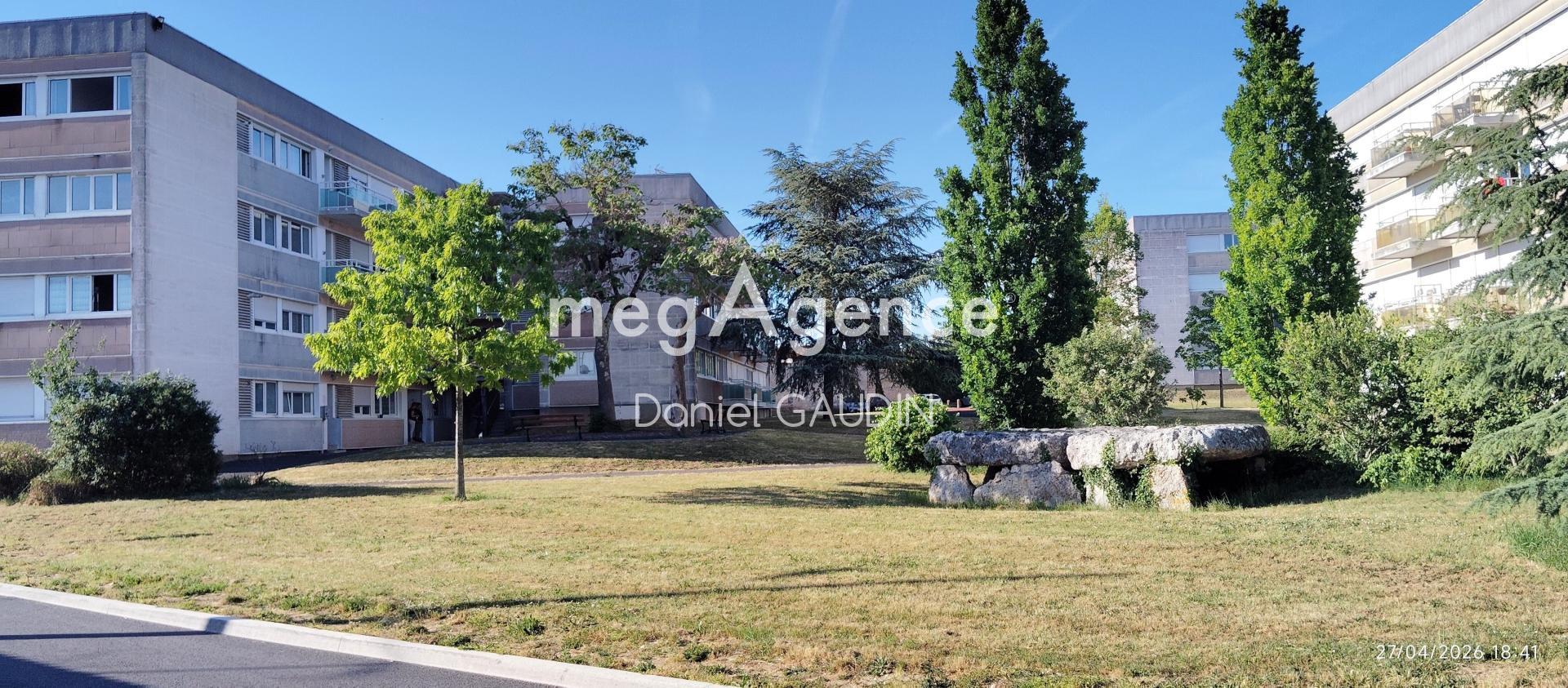 Appartement  à Cognac  –53 m² avec parking et cave