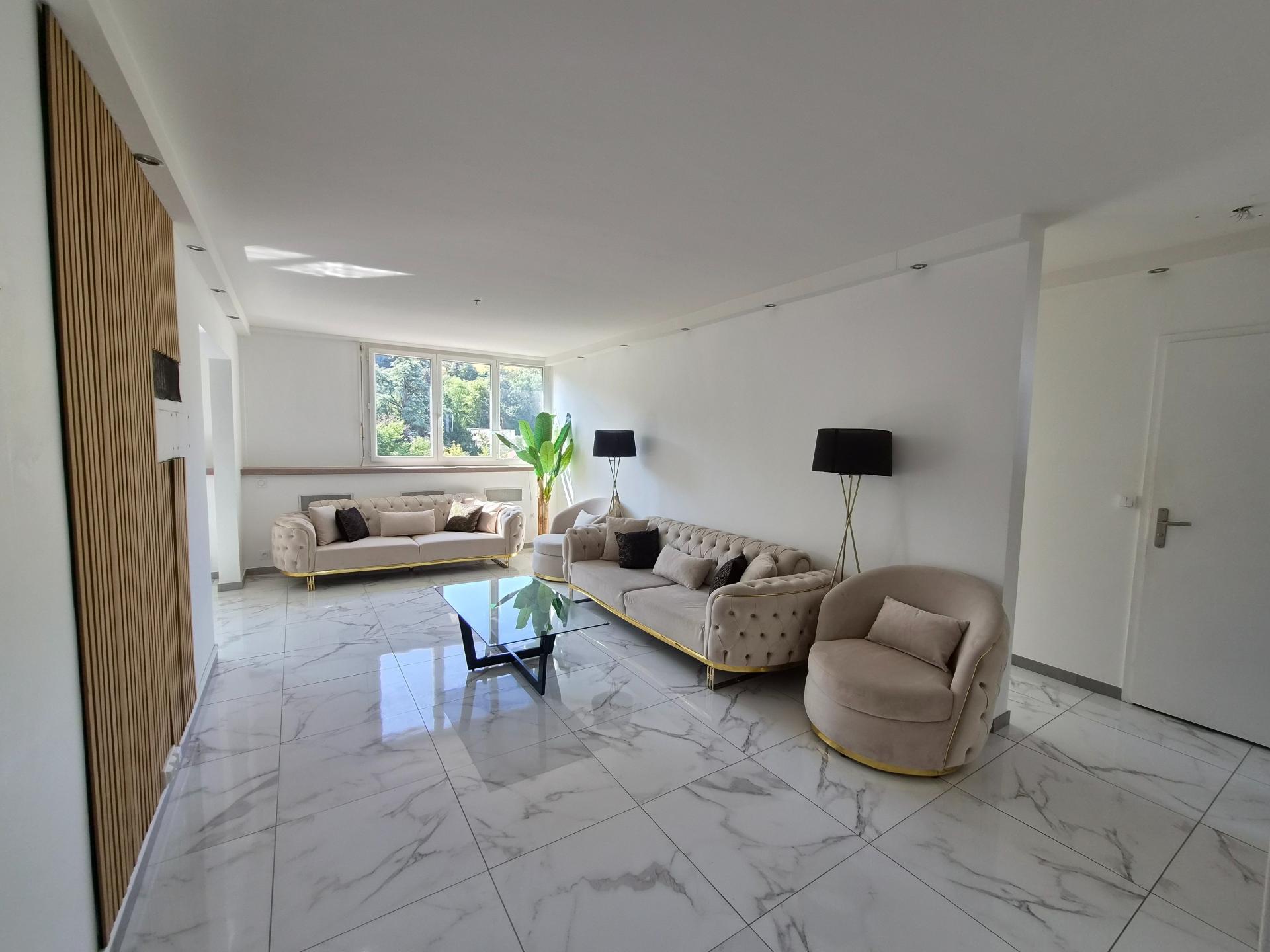 Appartement 4 pièces 75 m² · à Saint-Etienne · 75 m² · 90 000 €