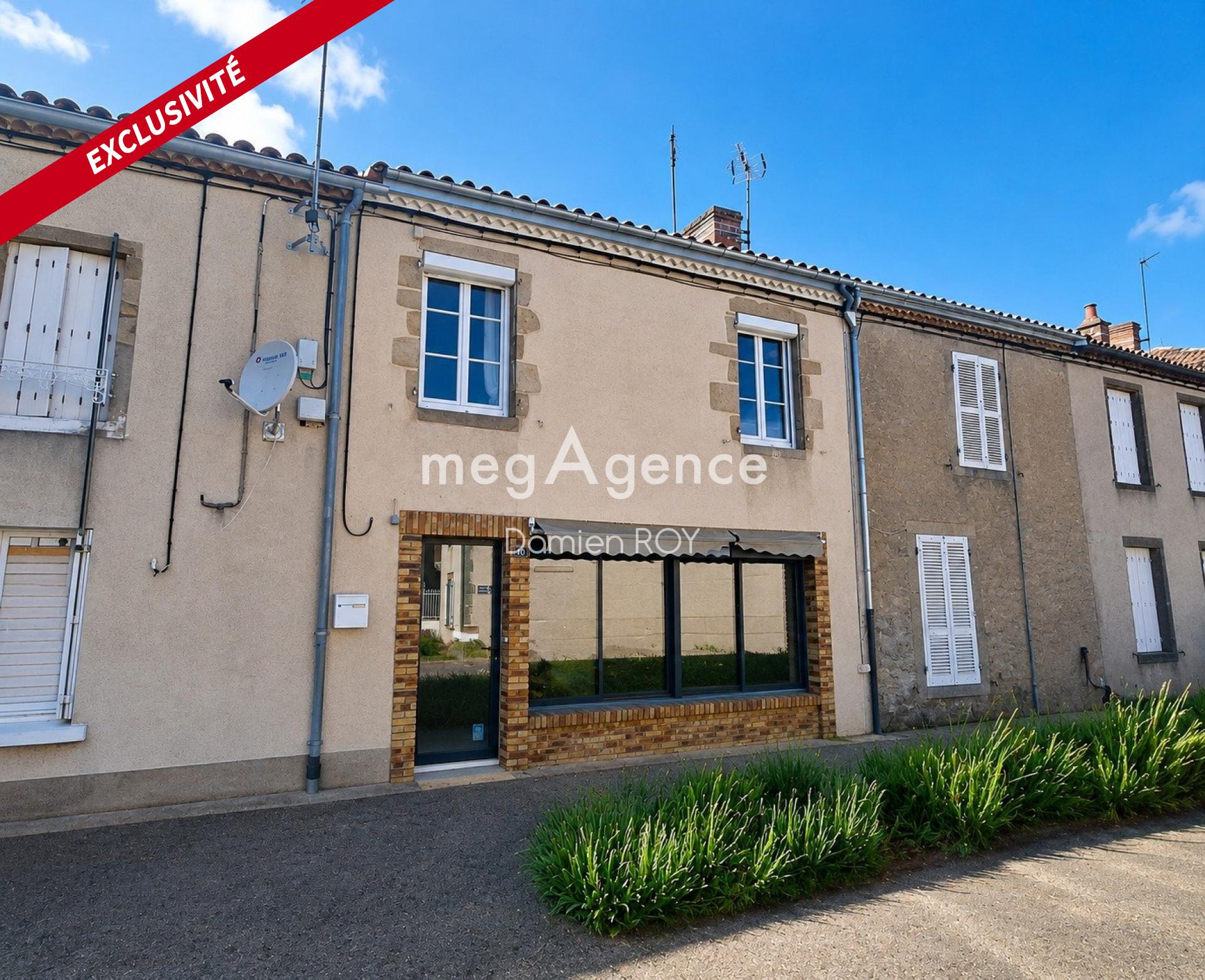 Maison de bourg de 150 m² – Faye-l’Abbesse