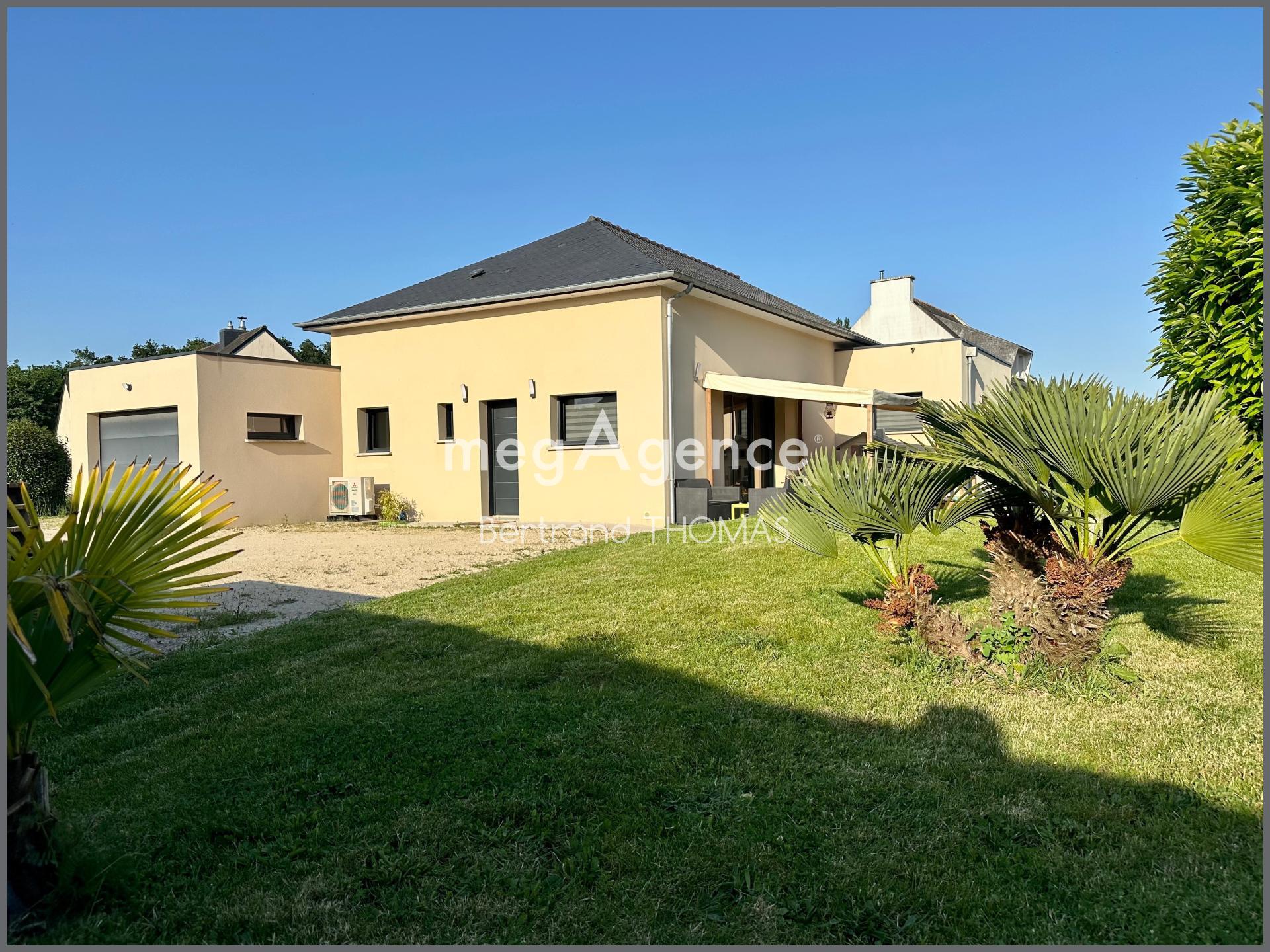 Maison moderne avec trois chambres