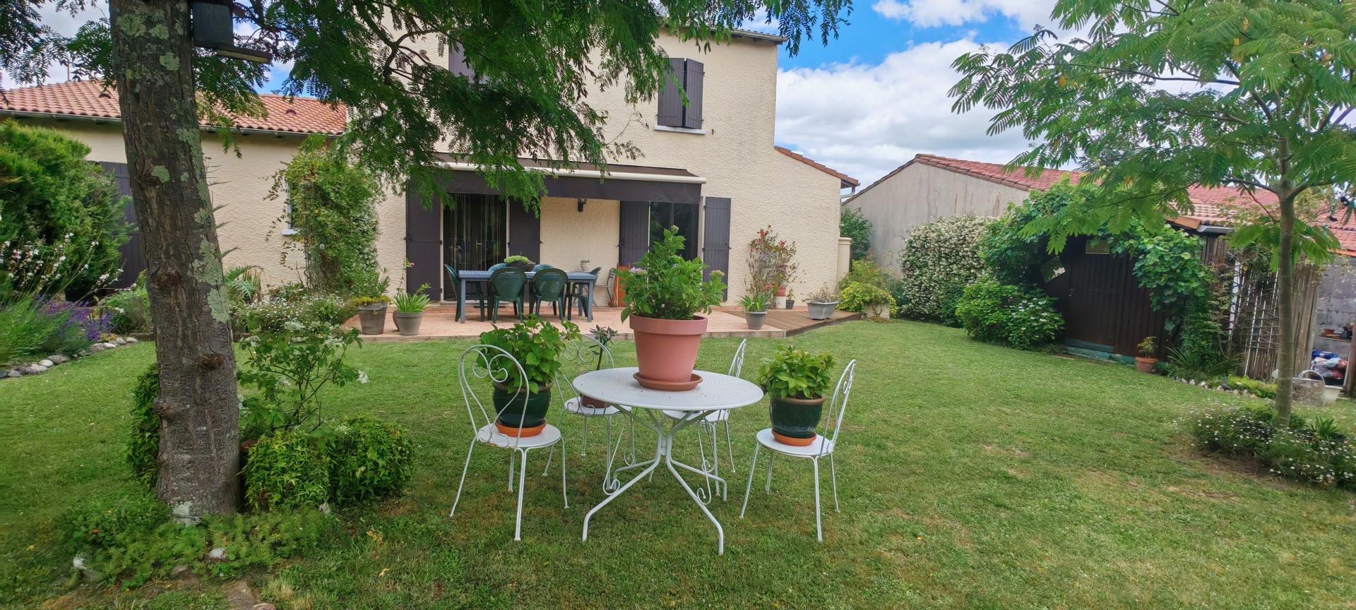 Maison 7 pièces 147 m² · à Saintes · 147 m² · 349 000 €