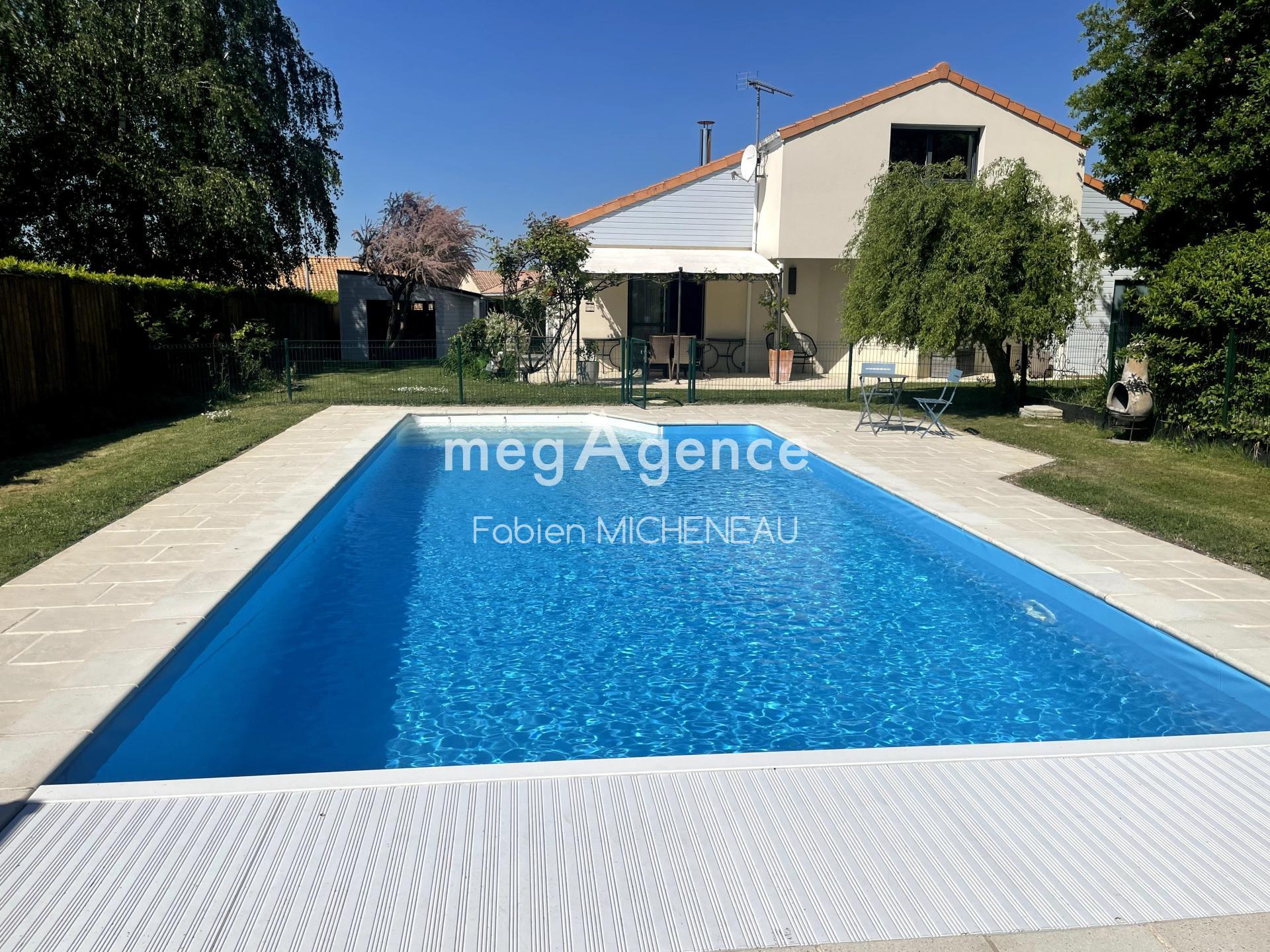 Maison avec piscine 8 pièces 146 m² La Séguinière