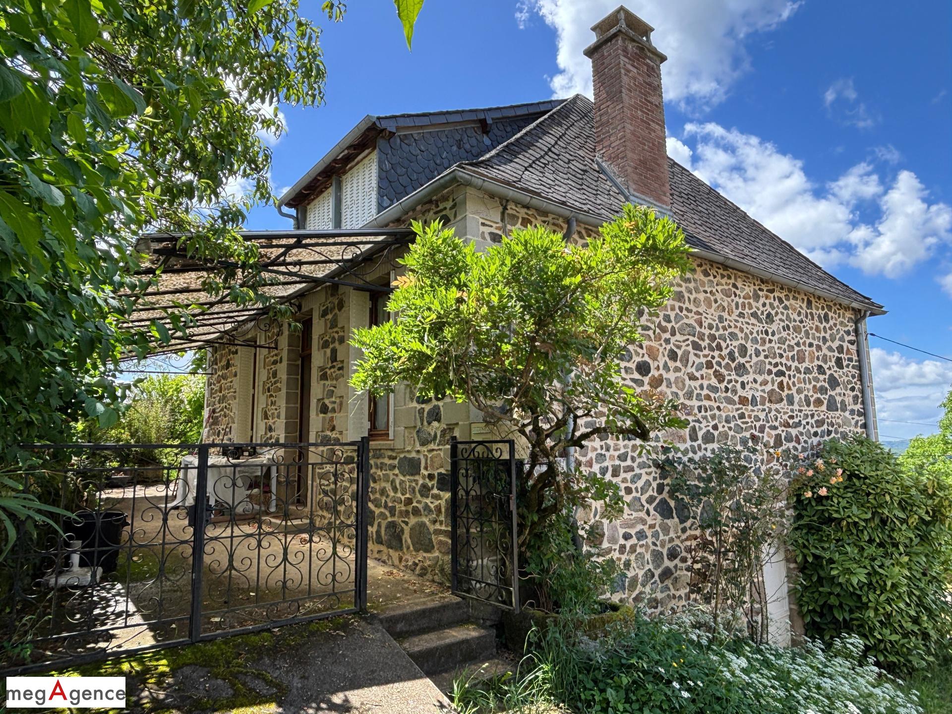 Maison 4 pièces 78 m² · à Ladignac-sur-Rondelles · 78 m² · 61 000 €