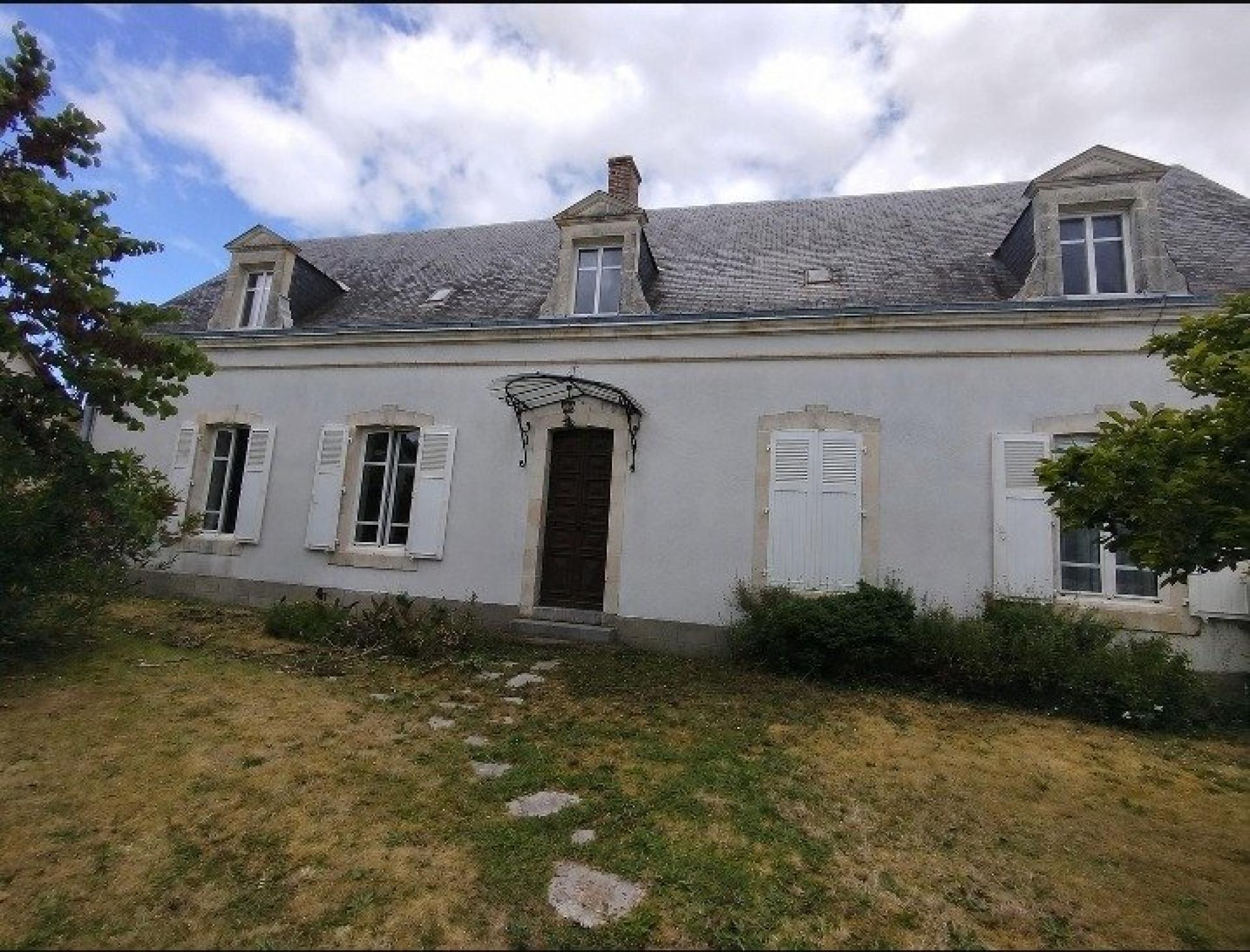 Maison 5 pièces 188 m² · à Roeze-sur-Sarthe · 188 m² · 228 000 €
