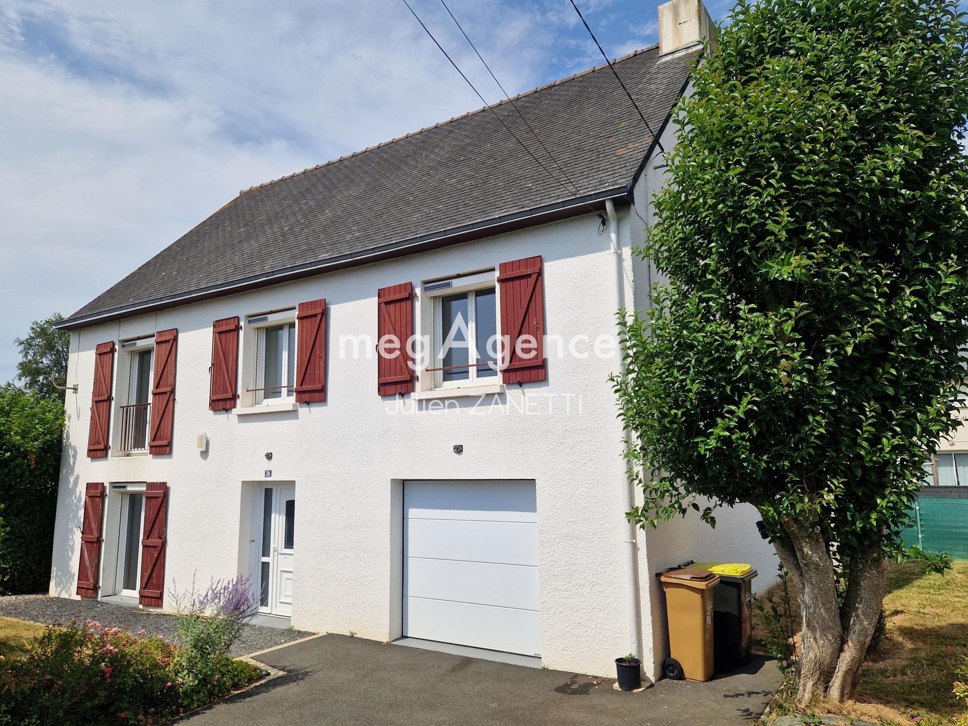 Maison familiale proche du bourg