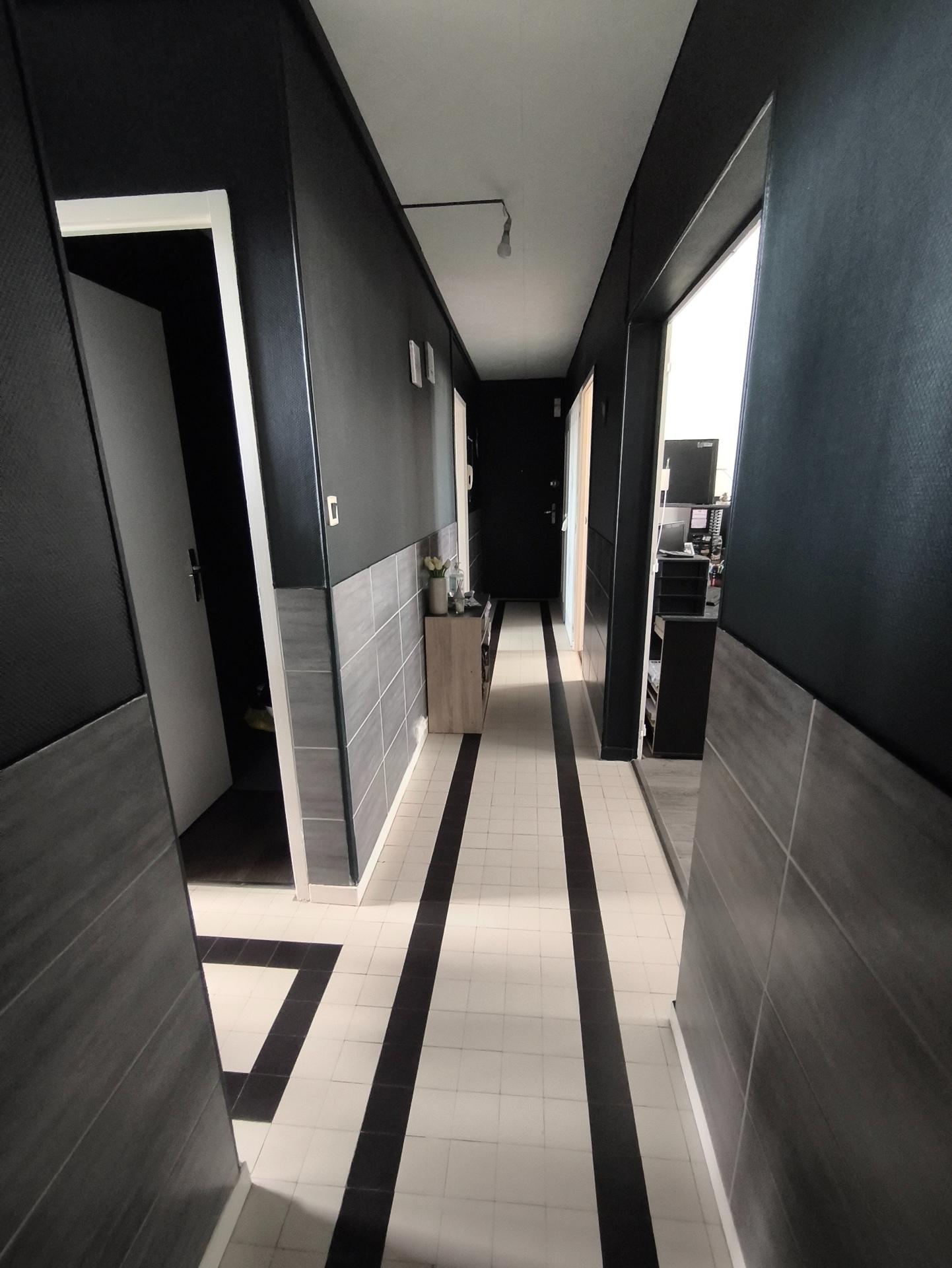 Appartement 4 pièces 73 m² · à Montlucon · 73 m² · 37 000 €