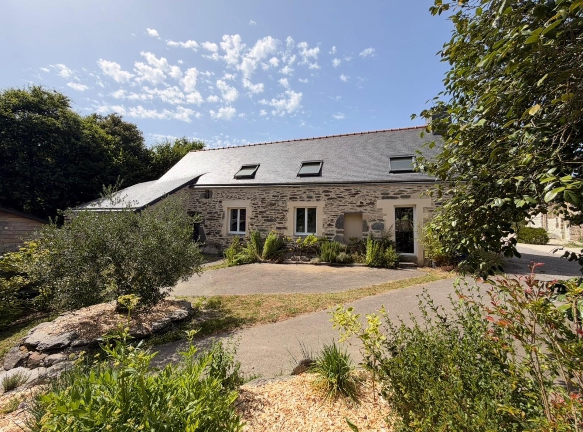 Maison 7 pièces 217 m² · à Molac · 217 m² · 349 440 €