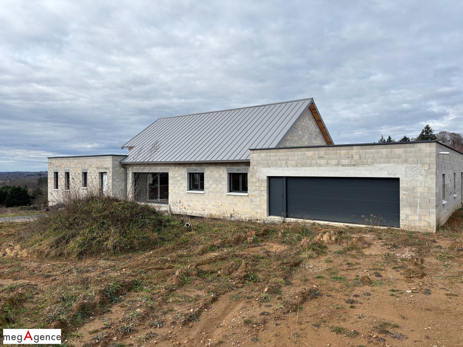 Maison d'habitation avec un cabinet médical indépendant et un studio- Hors d'eau / hors d'air