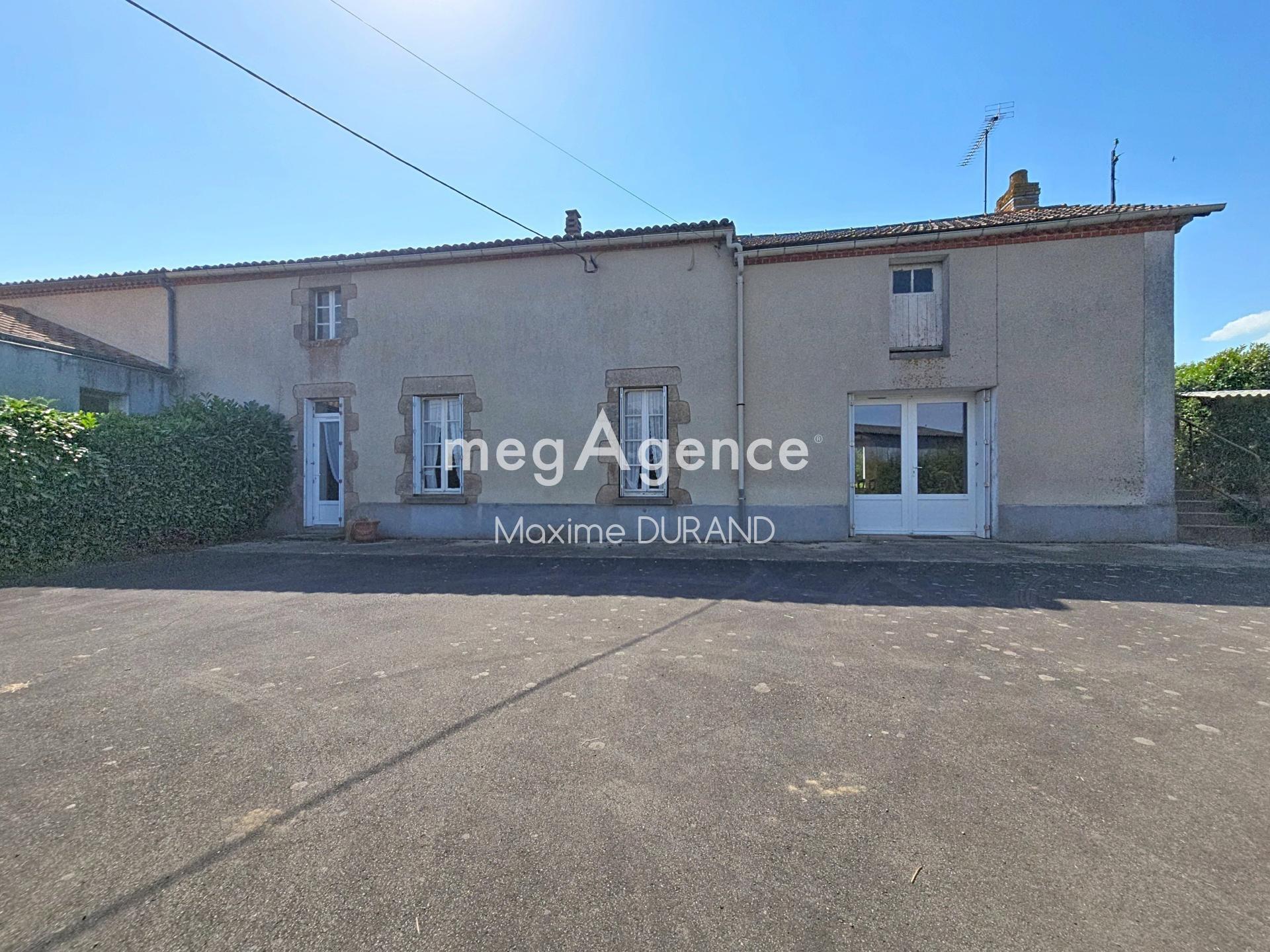 Maison 5 pièces 106 m² · à Roussay · 106 m² · 118 000 €