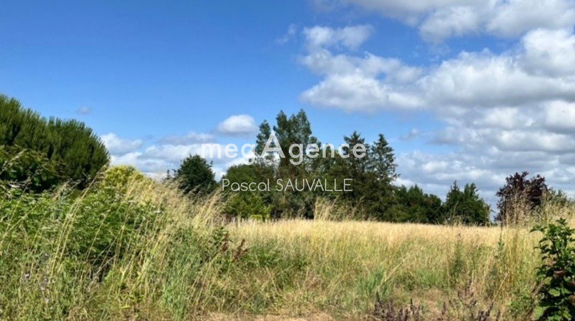 Terrain 1760 m² · à Cours-de-Pile · 1 760 m² · 66 000 €