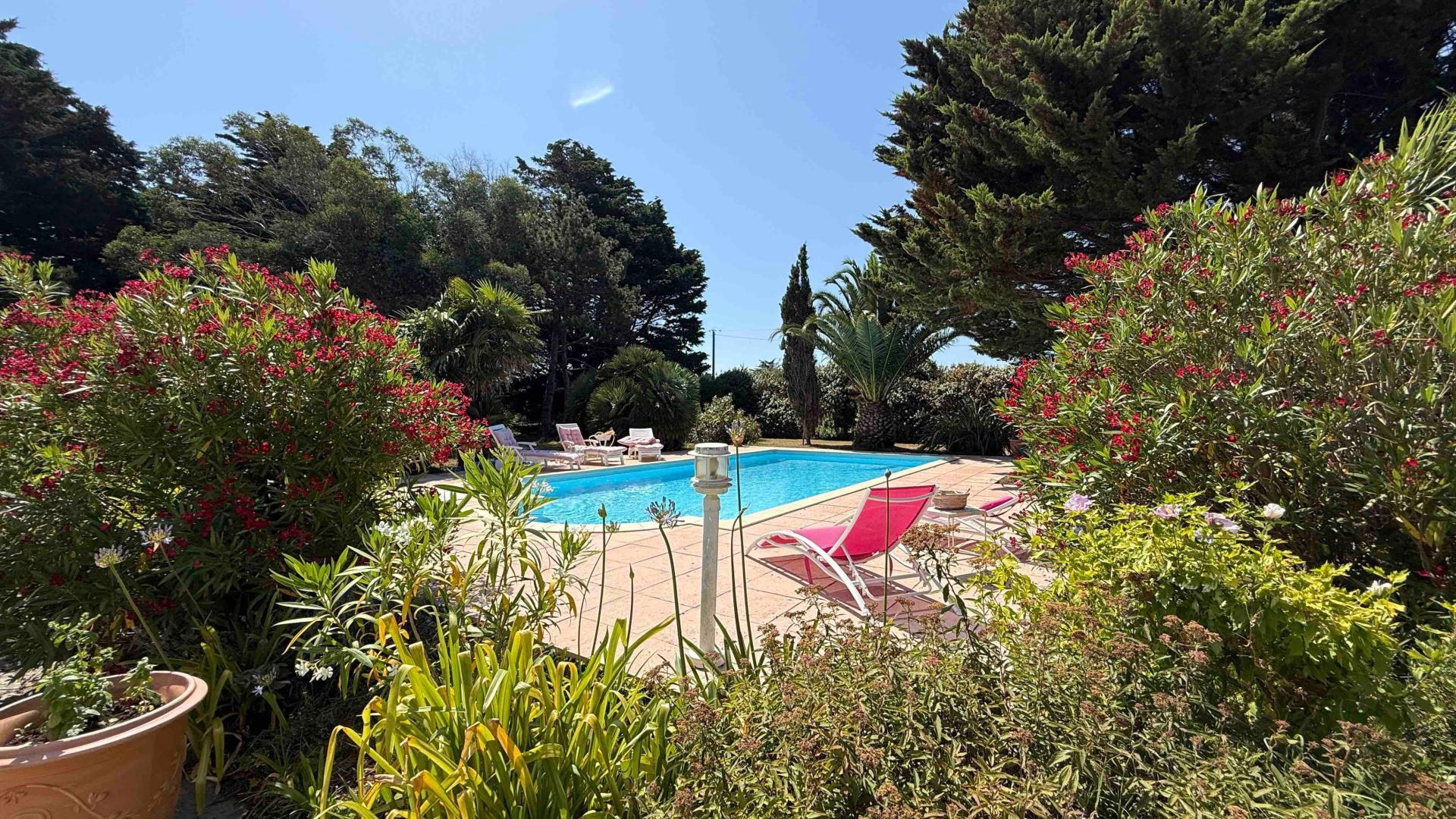 Maison 12 pièces 312 m² · à L' Ile-d'Yeu · 312 m² · 362 000 €