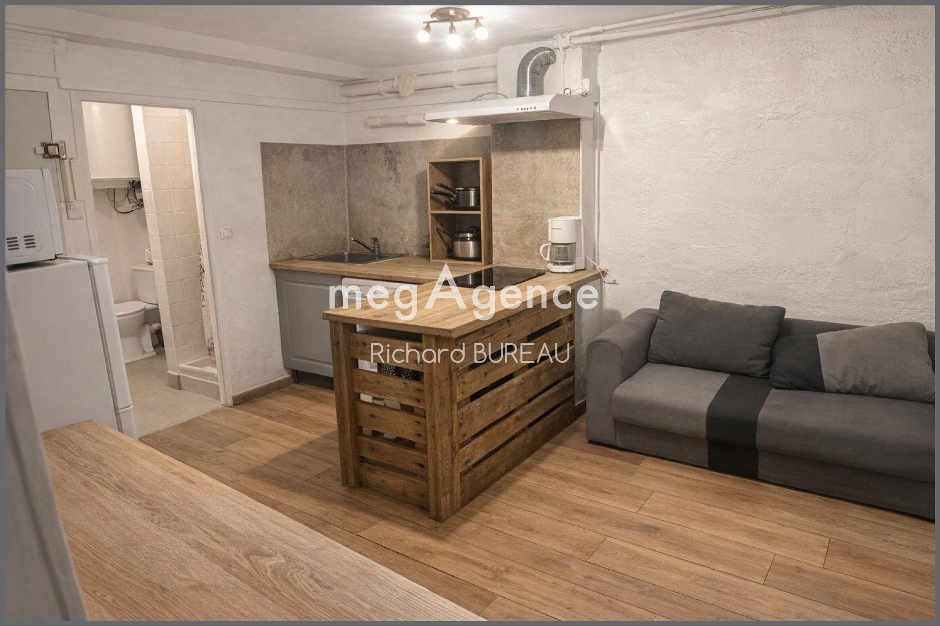 Immeuble 2 pièces 106 m² · à Le Luc · 106 m² · 245 000 €