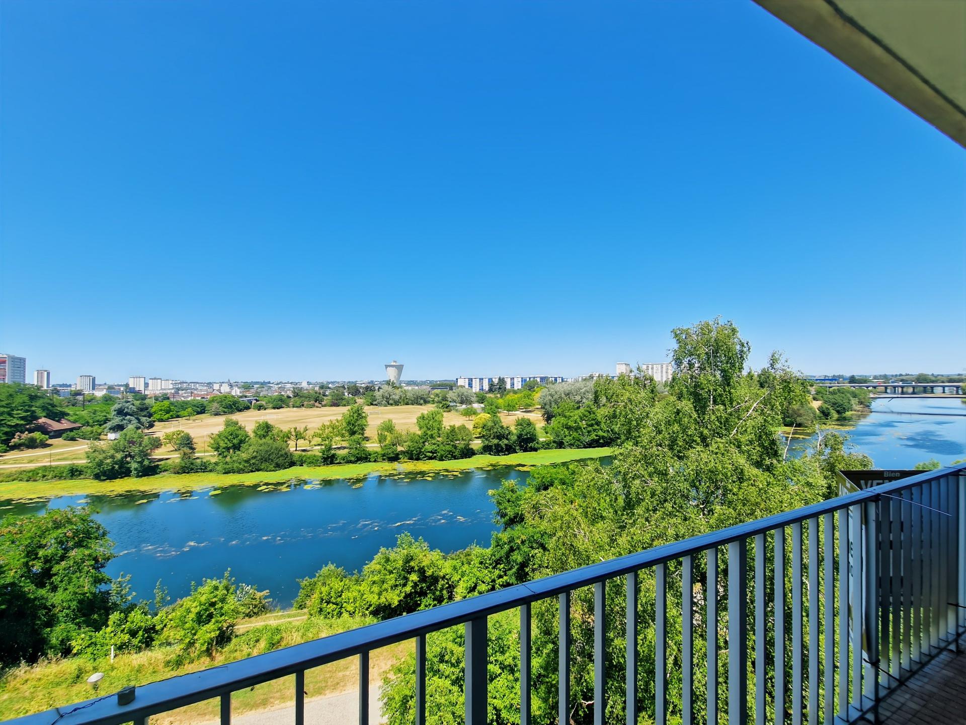 Appartement 4 pièces 95 m² · à Tours · 95 m² · 139 650 €