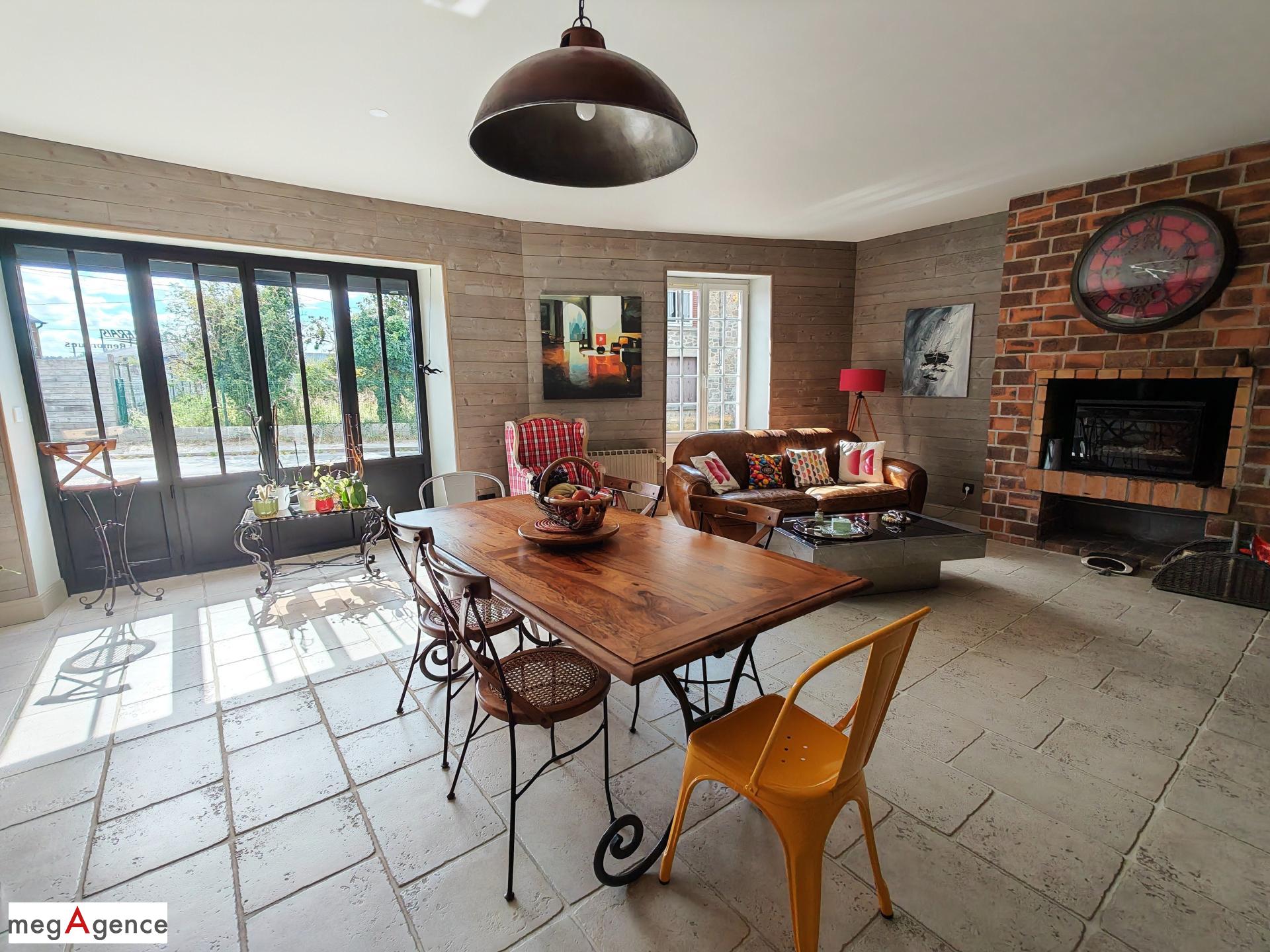 Maison 6 pièces 216 m² · à Miniac-Morvan · 216 m² · 423 000 €
