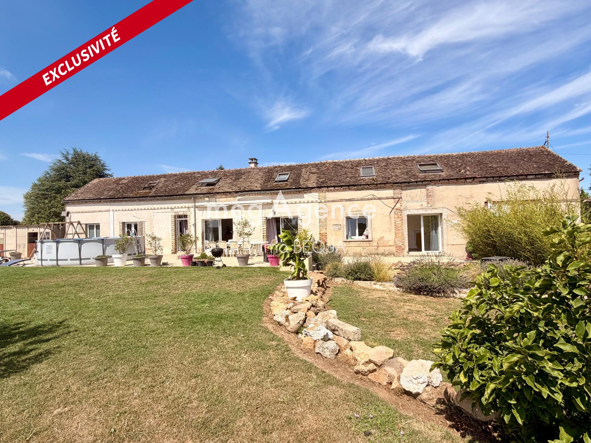 Superbe longère de caractère – 167 m² – Terrain de 4 580