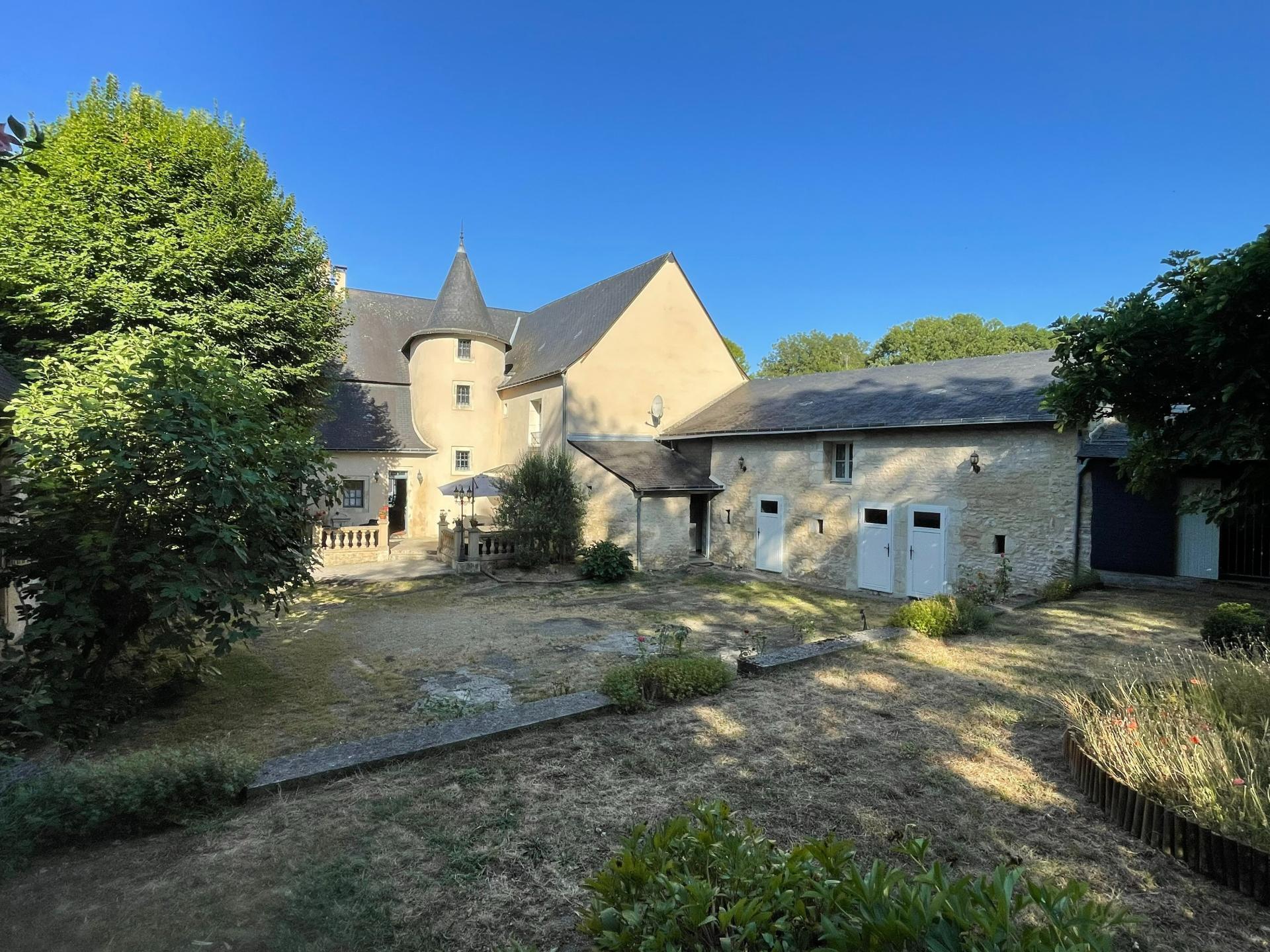 Maison 8 pièces 230 m² · à Crannes-en-Champagne · 230 m² · 395 200 €