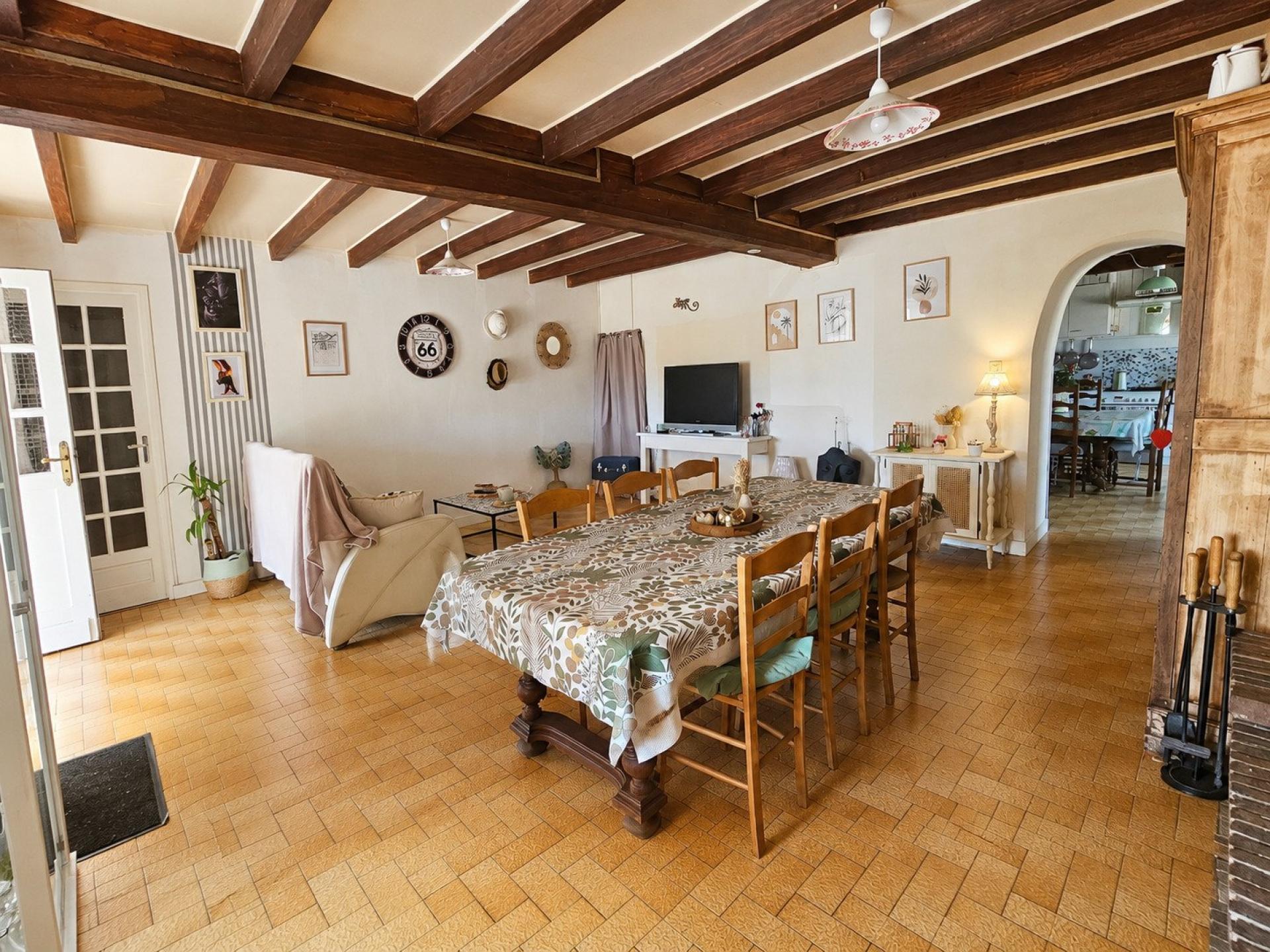 Maison 6 pièces 136 m² · à Thouars · 136 m² · 137 000 €