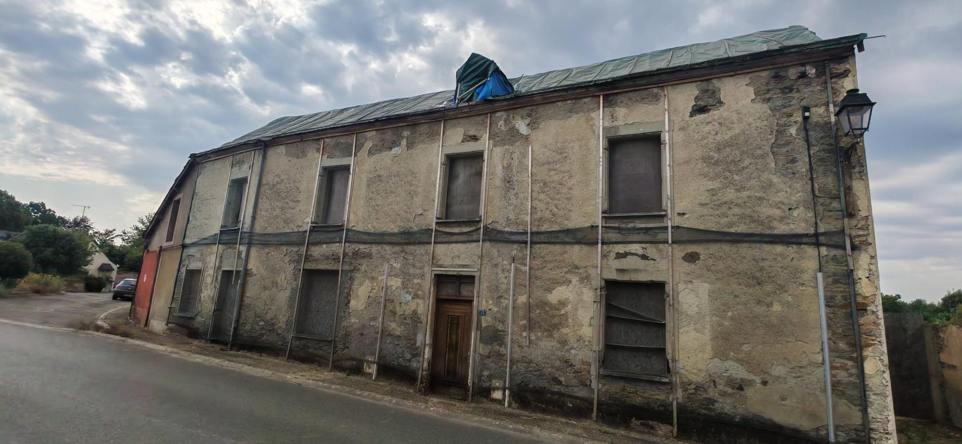 Maison 2 pièces 130 m² · à La Cropte · 130 m² · 45 500 €