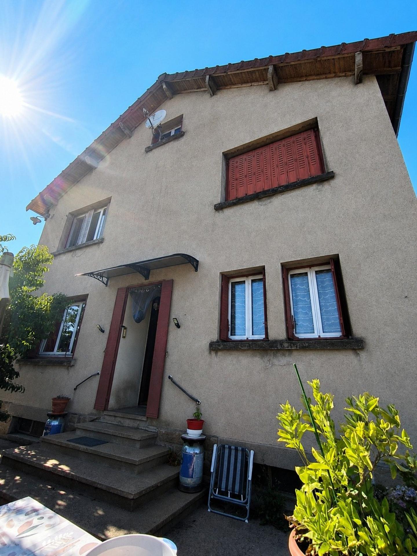Maison 6 pièces 121 m² · à Saint-Sauvier · 121 m² · 100 000 €