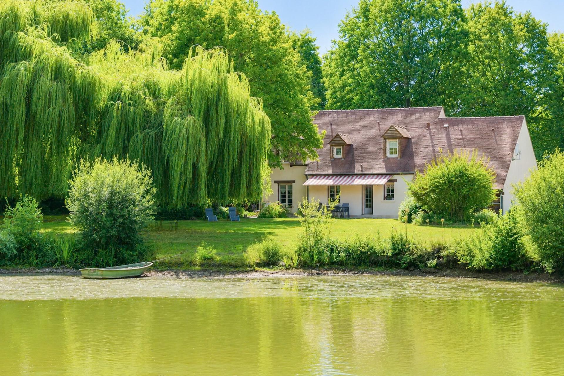 Maison 6 pièces 134 m² · à Savigne-l'Eveque · 134 m² · 329 000 €