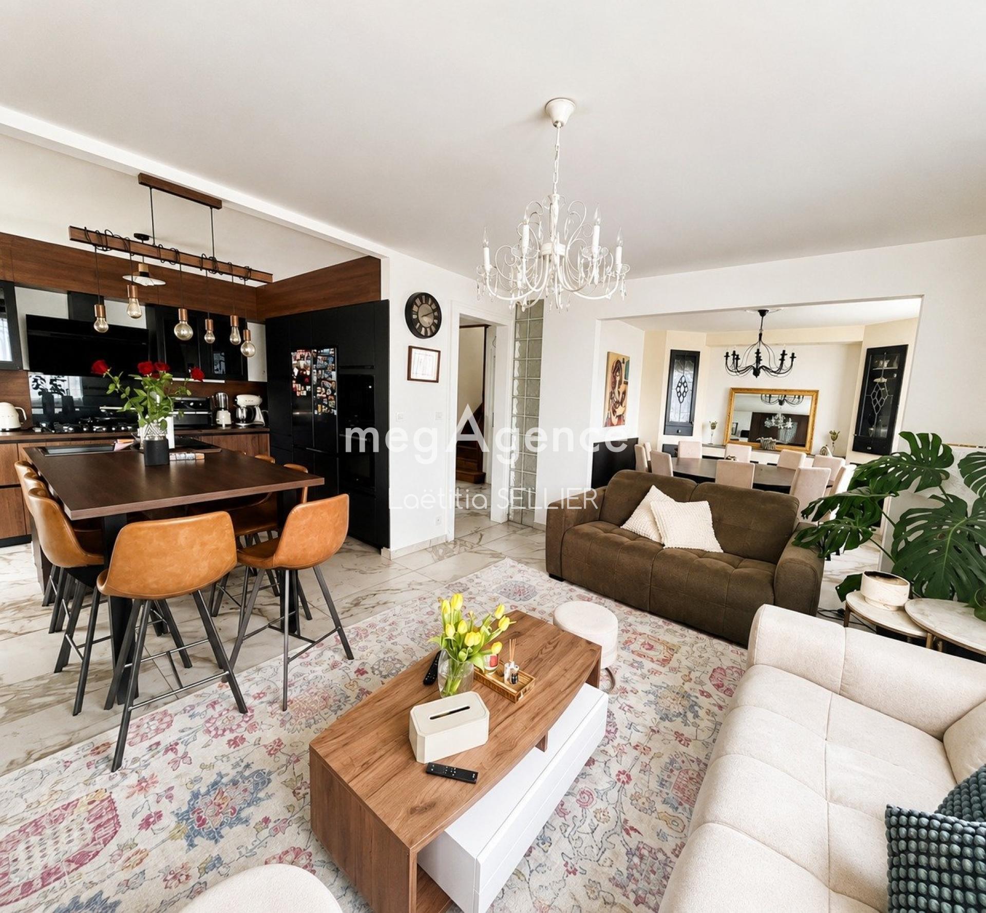 Maison 7 pièces 250 m² · à Montluçon · 250 m² · 382 000 €