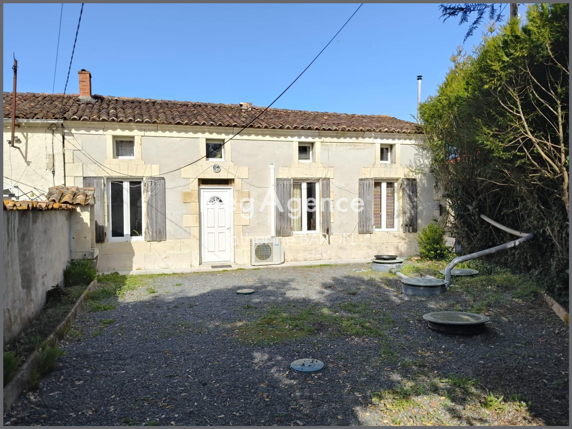 Maison en pierre - 6 chambres - Jardin - 147m2