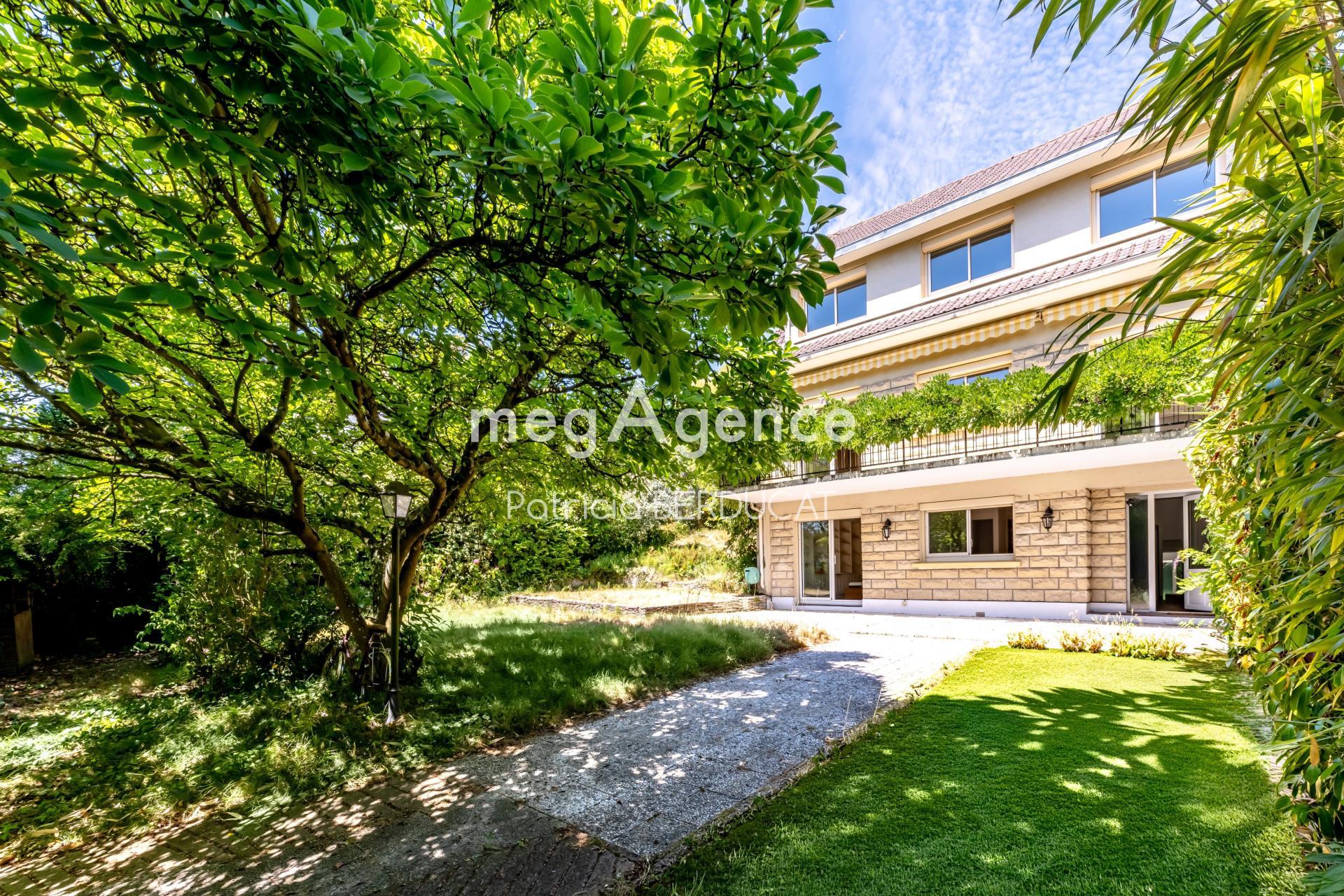 Maison 9 pièces 189 m² · à Fontenay-aux-Roses · 189 m² · 895 000 €