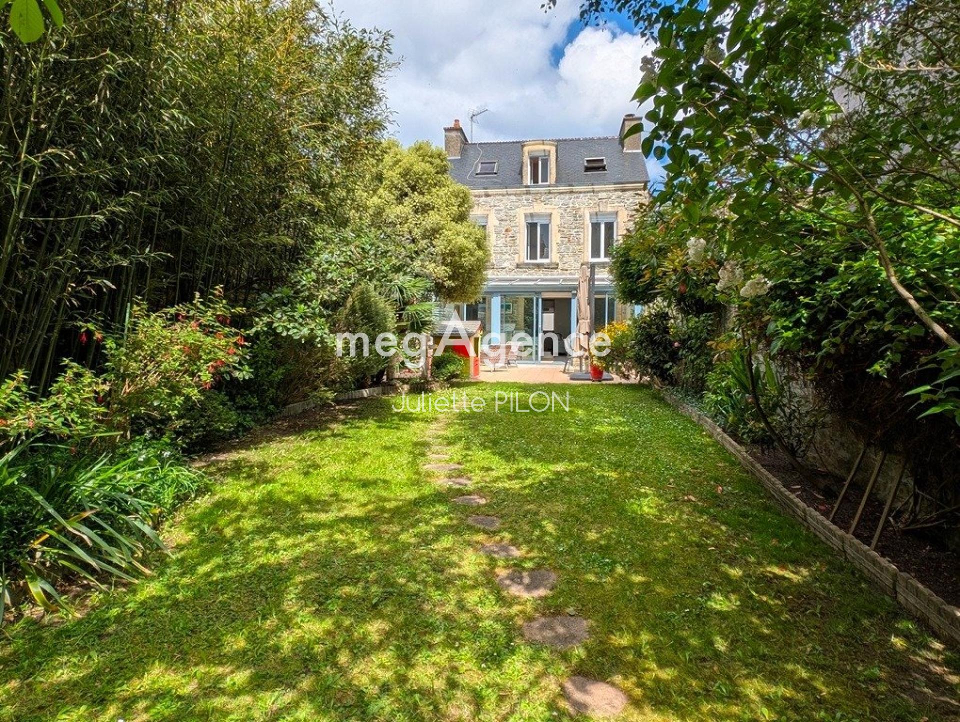 Maison 5 pièces 137 m² · à Cherbourg-en-Cotentin · 137 m² · 388 500 €