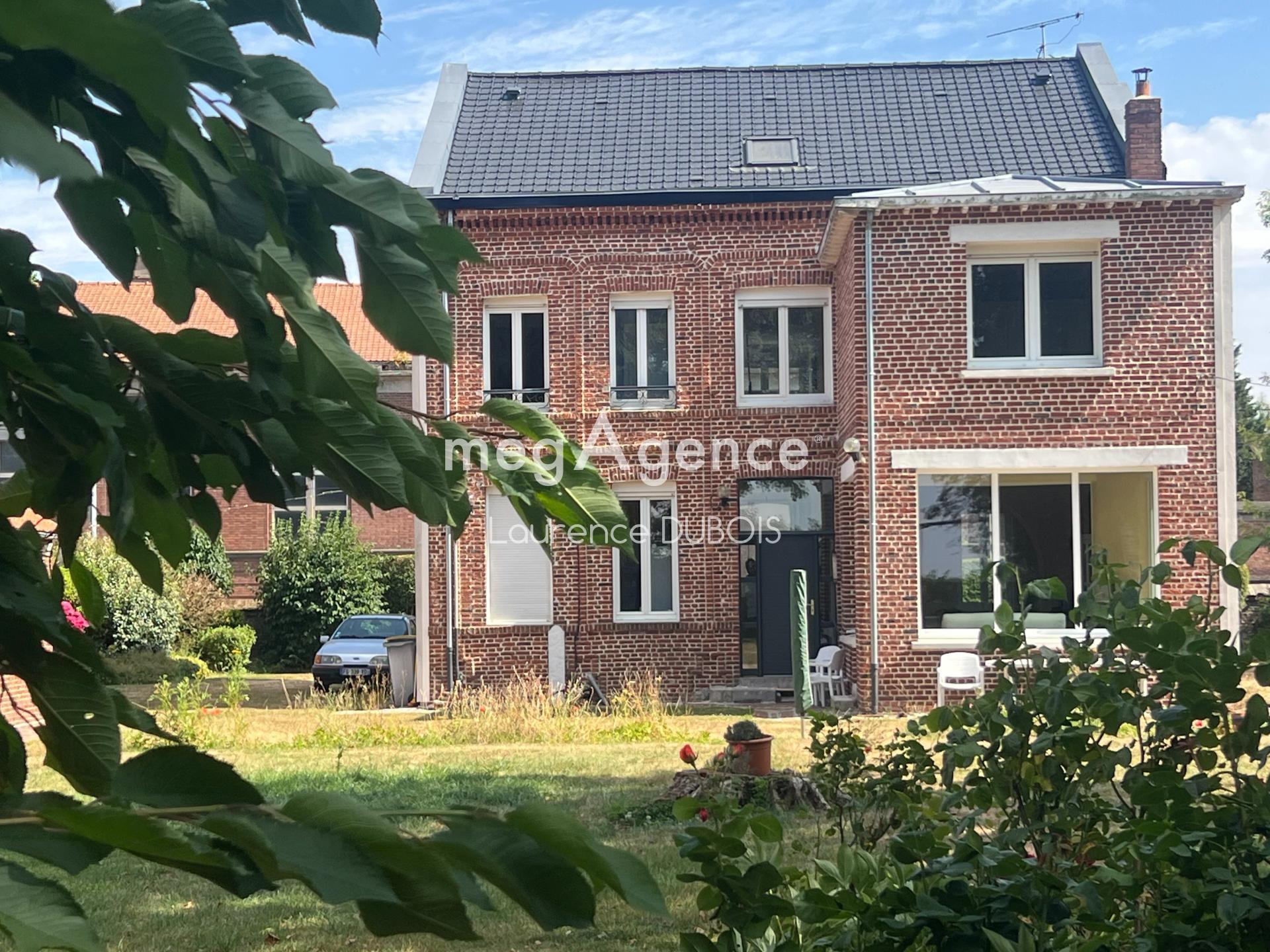 Maison 9 pièces 227 m² · à Cauchy-A-la-Tour · 227 m² · 340 000 €