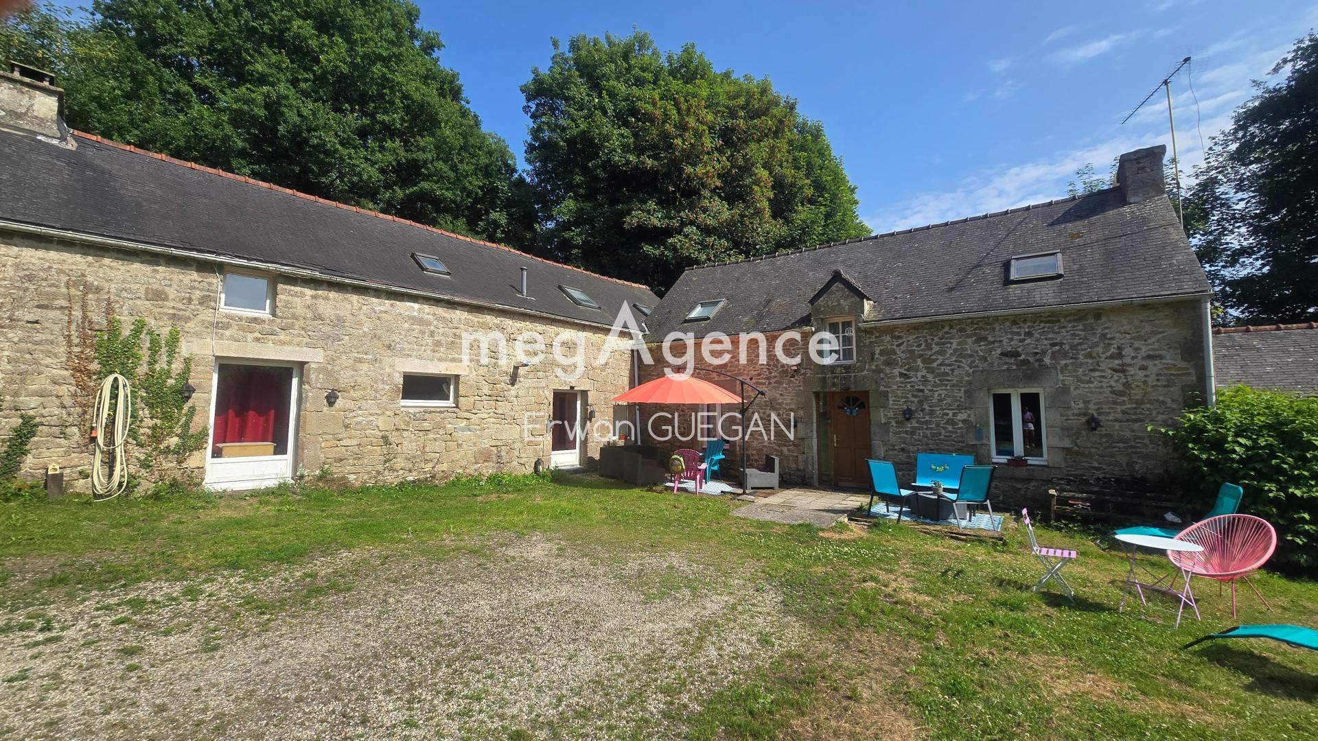 Maison 8 pièces 200 m² · à Guern · 200 m² · 236 000 €