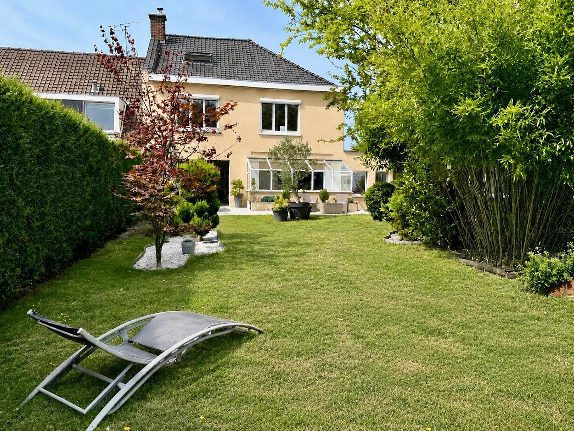 Maison 6 pièces 180 m² · à Tourcoing · 180 m² · 640 000 €
