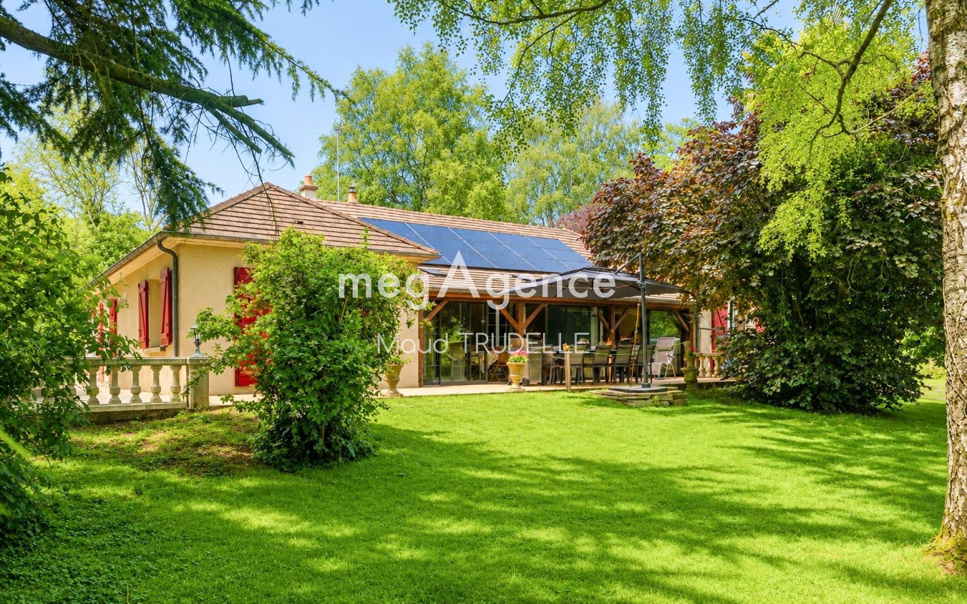 Maison 6 pièces 165 m² · à Saint-Saturnin · 165 m² · 300 000 €