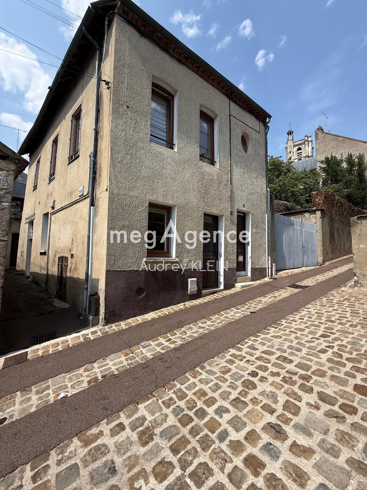 Immeuble 2 pièces 115 m² · à Joigny · 115 m² · 264 000 €