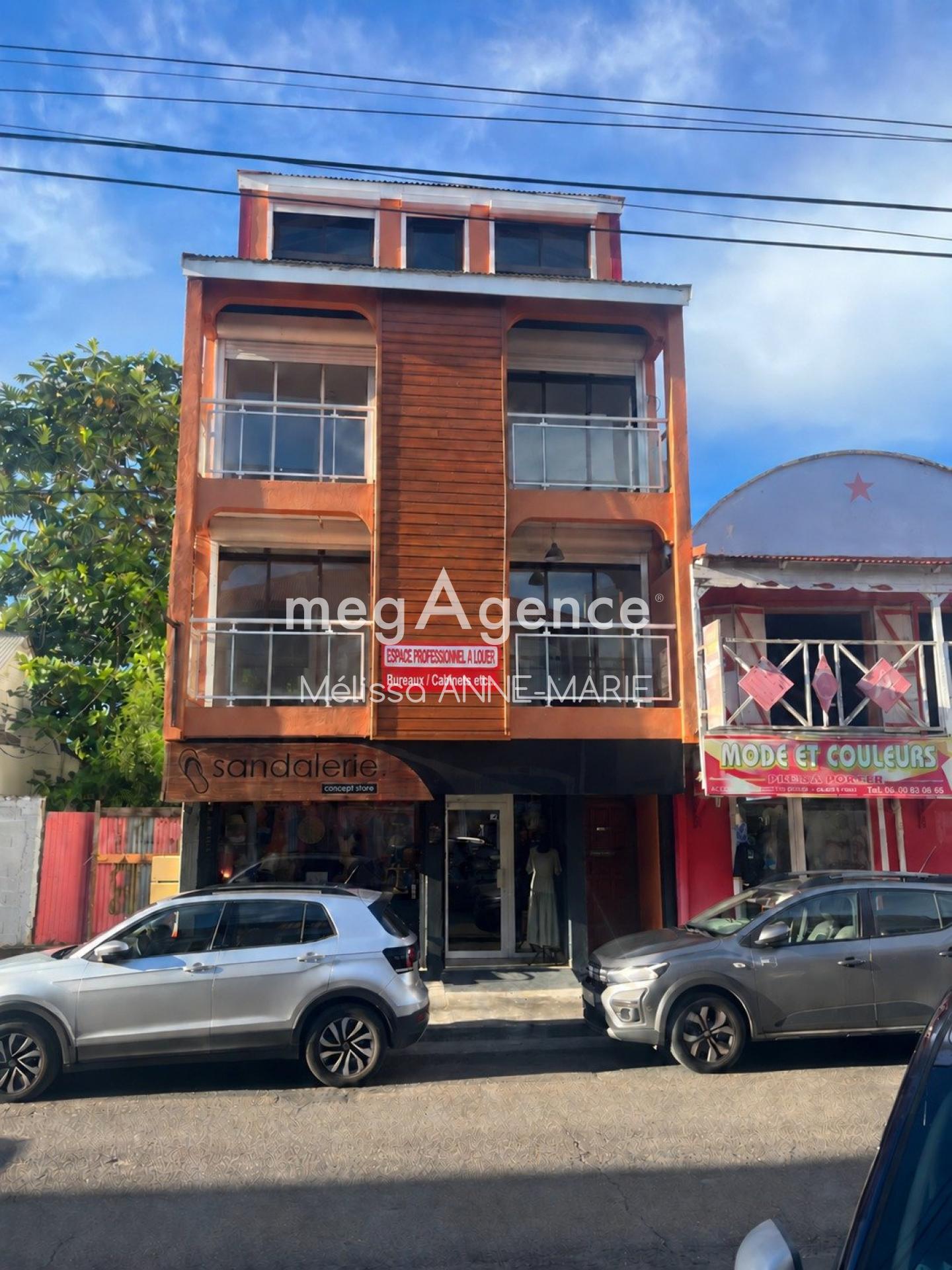 Immeuble 2 pièces 198 m² · à Saint-Francois · 198 m² · 685 000 €
