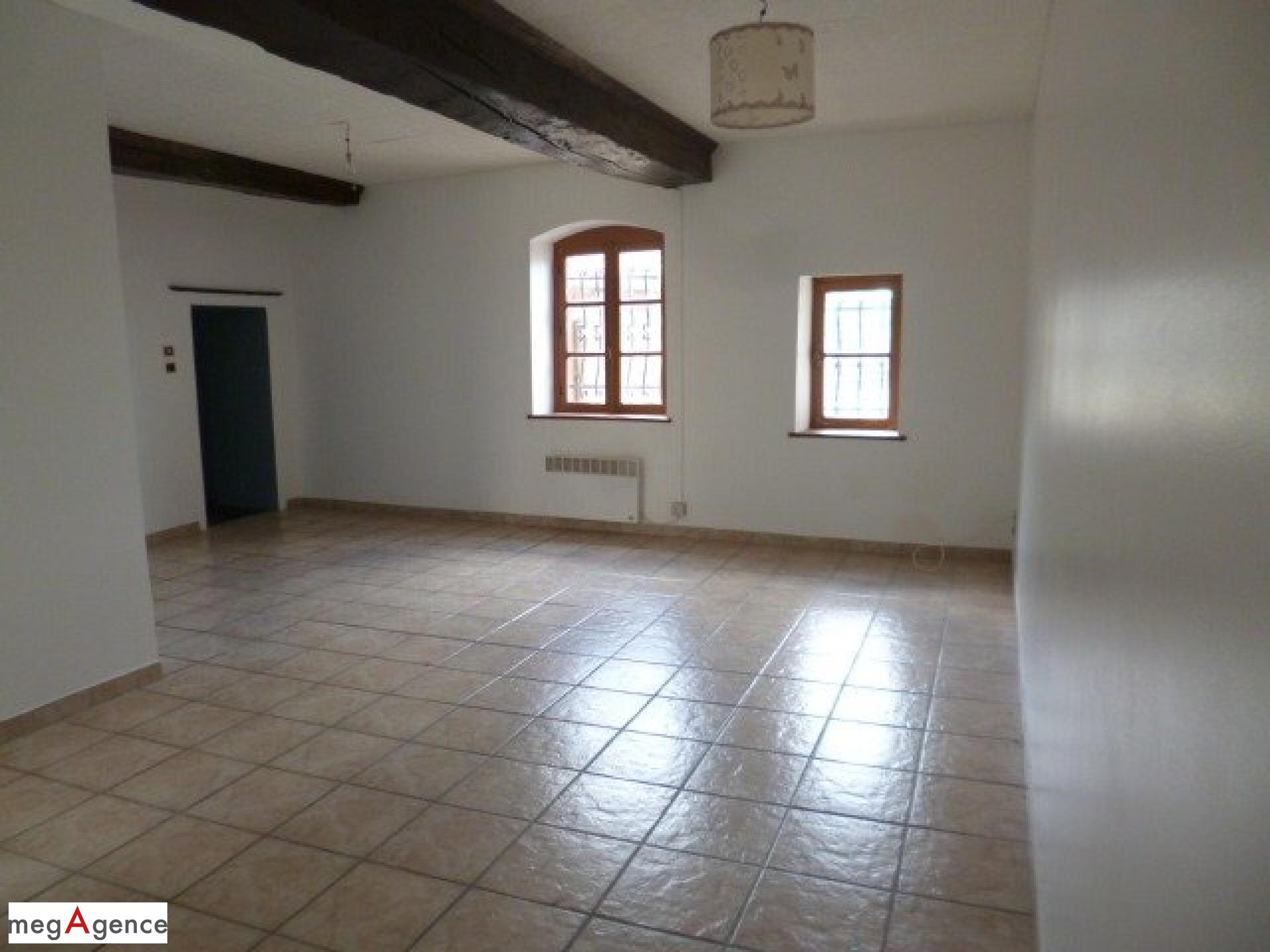 Maison 6 pièces 140 m² · à Bert · 140 m² · 66 000 €