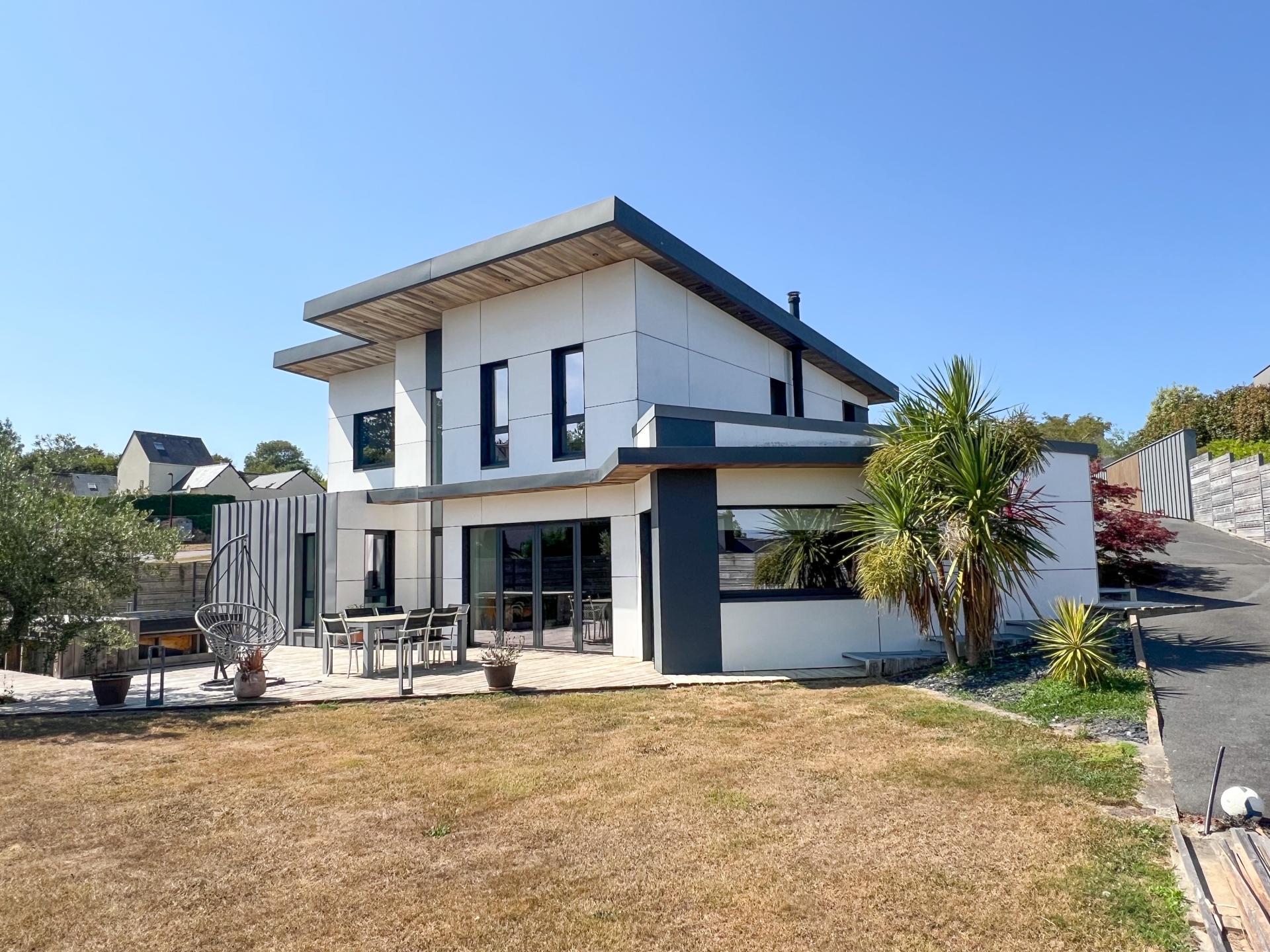 Maison 10 pièces 187 m² · à Nouainville · 187 m² · 599 900 €