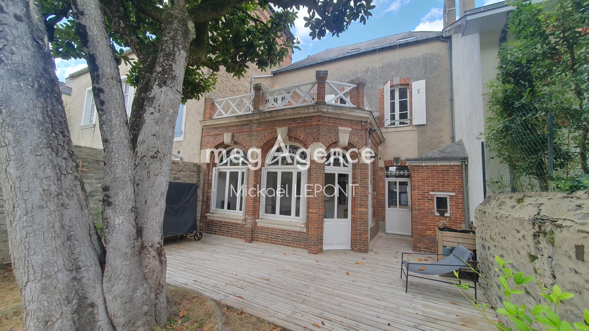 Maison 8 pièces 130 m² · à Laval · 130 m² · 463 900 €