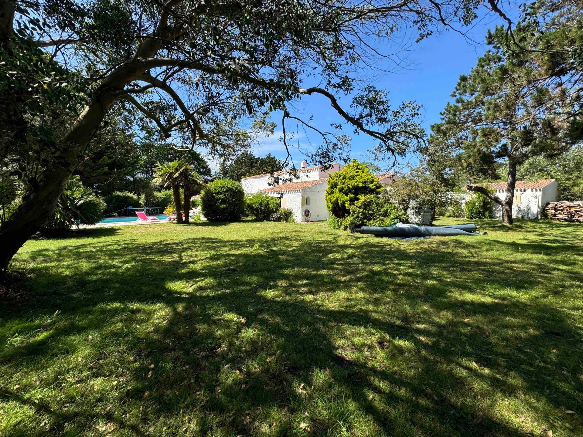 Maison 12 pièces 312 m² · à L' Ile-d'Yeu · 312 m² · 2 075 000 €