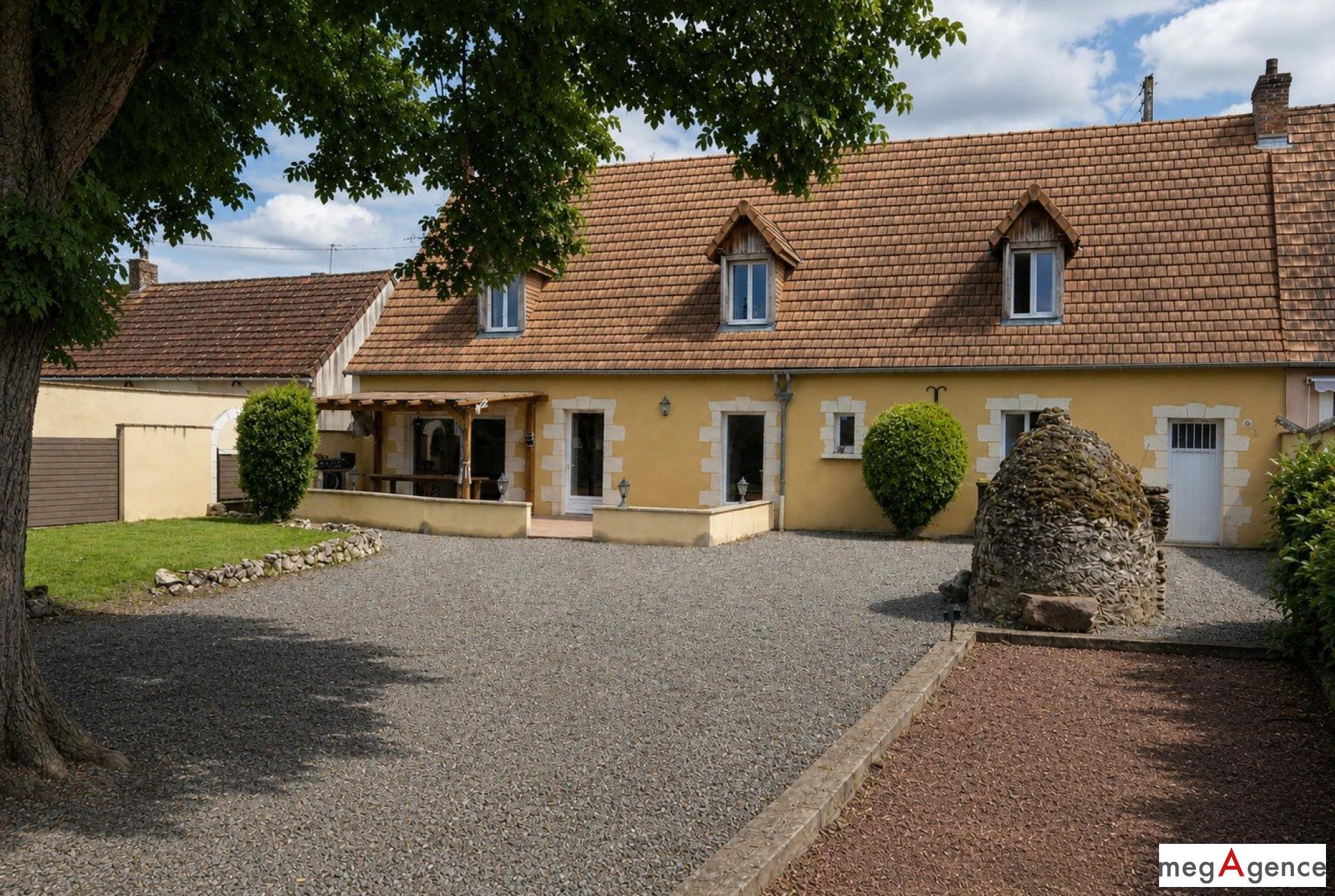 Maison 7 pièces 135 m² · à Aubigné-Racan · 135 m² · 194 700 €