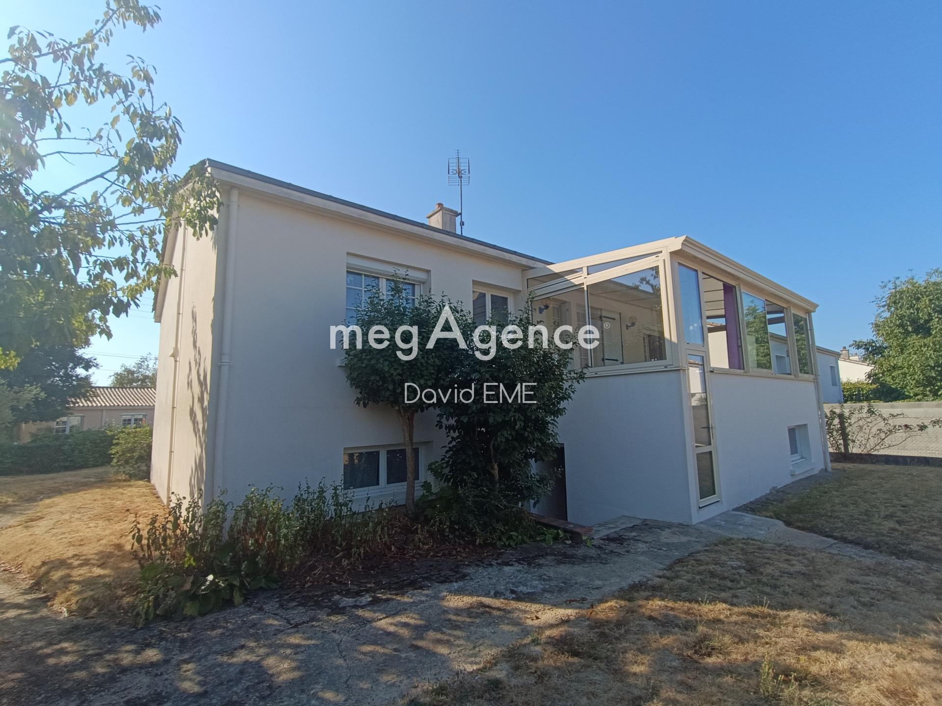 Achat : Maison à AIZENAY, 85190 - 8 pièces 130m² — 2