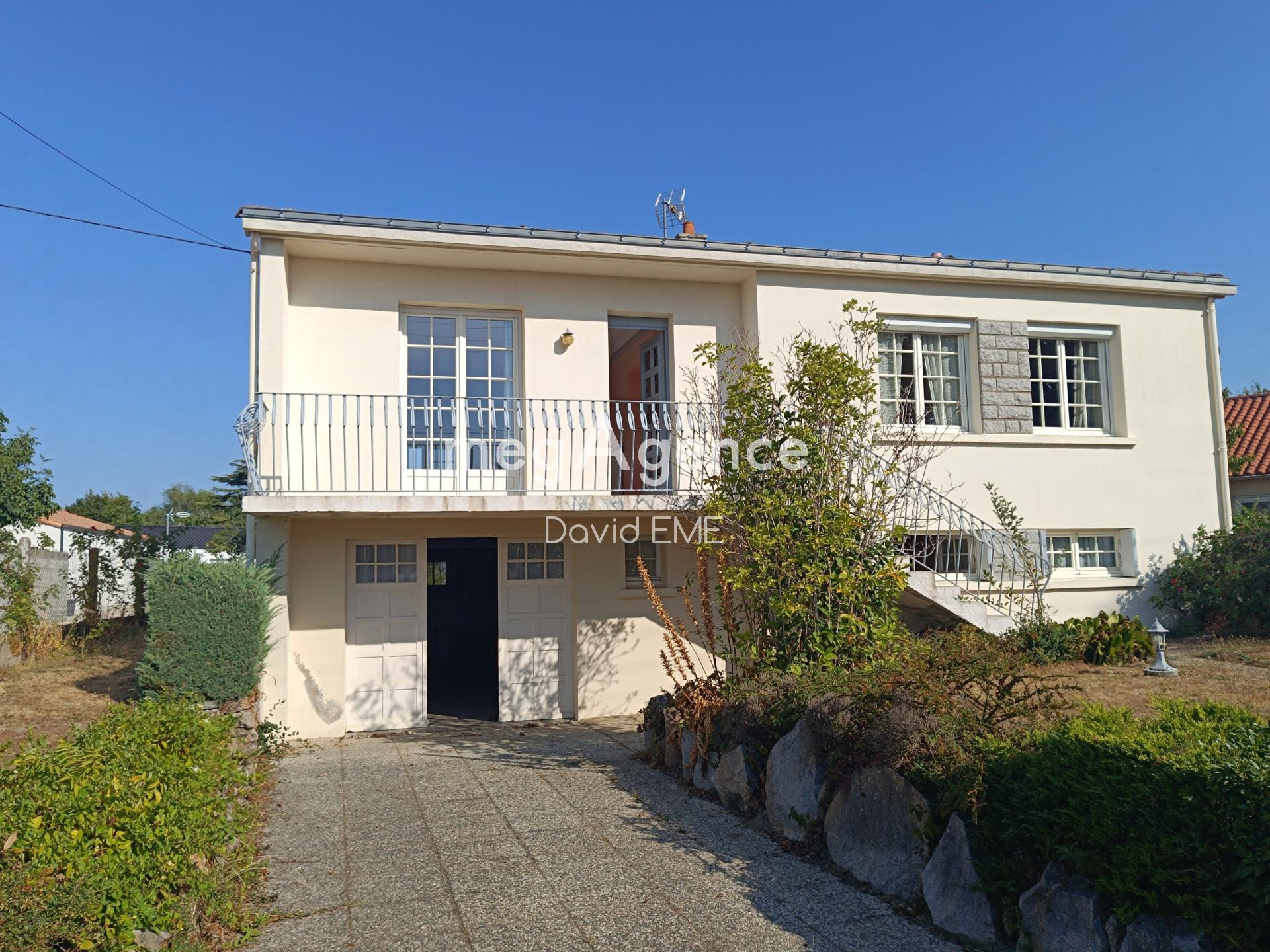 Achat : Maison à AIZENAY, 85190 - 8 pièces 130m² — 3
