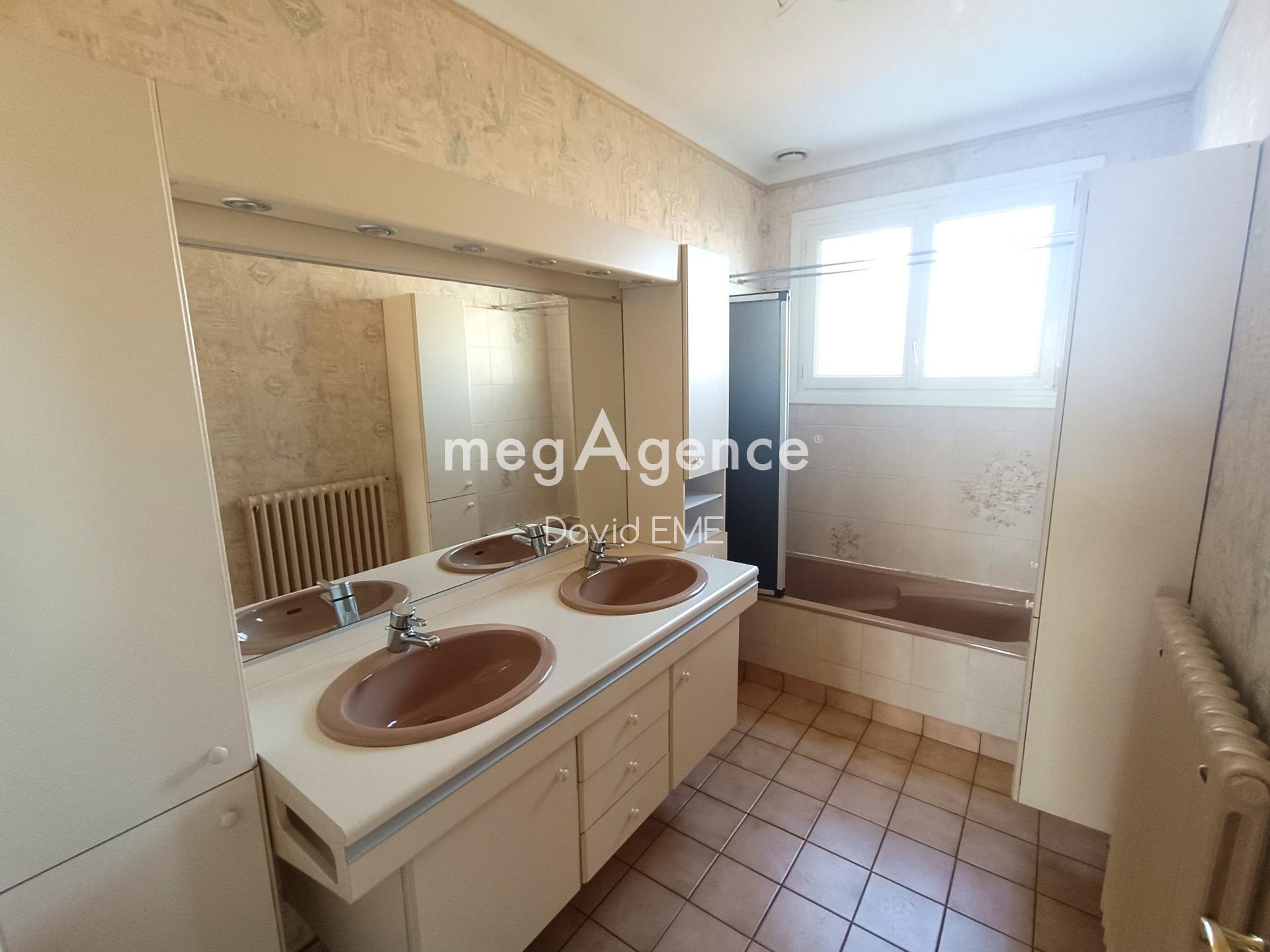 Achat : Maison à AIZENAY, 85190 - 8 pièces 130m² — 10