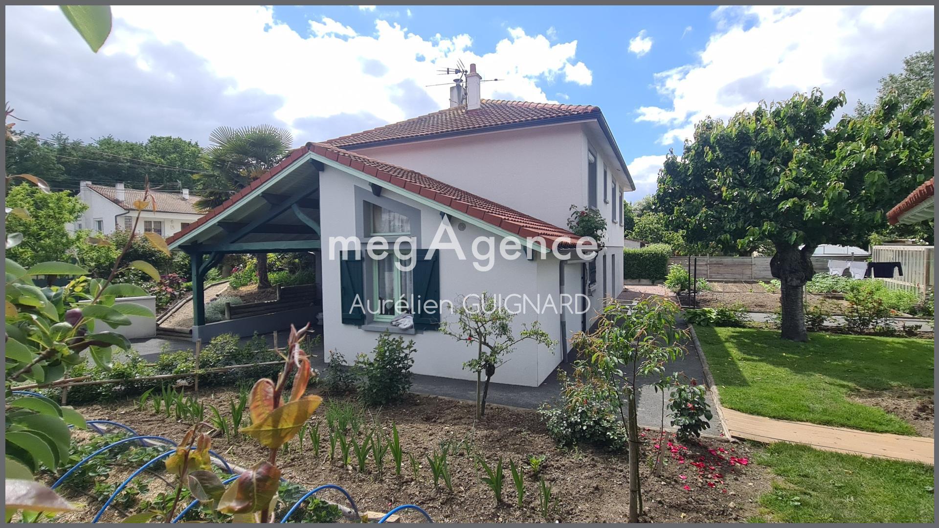 Maison 10 pièces 160 m² · à Bressuire · 160 m² · 187 900 €