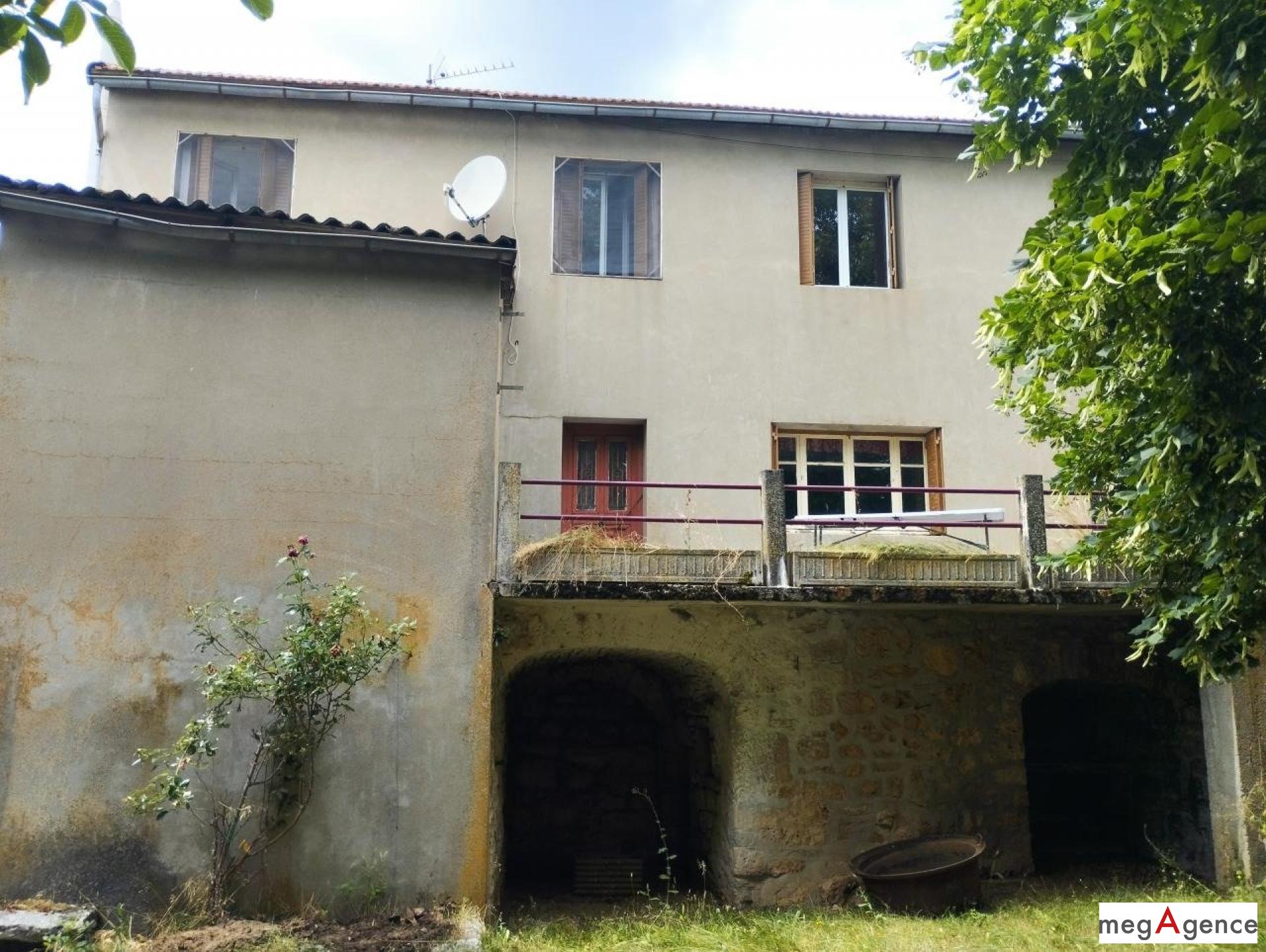 Maison 10 pièces 135 m² · à Mas-Saint-Chély · 135 m² · 159 000 €