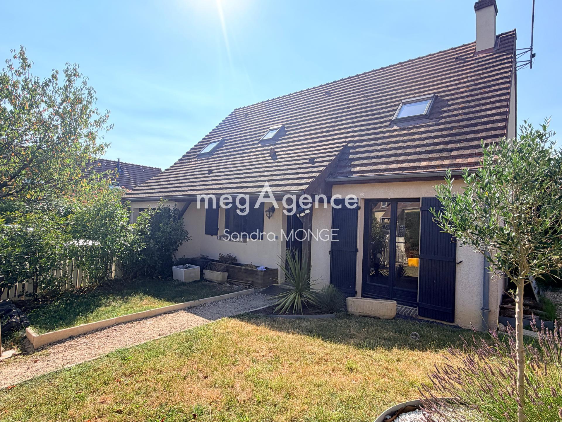 Maison 4 pièces 117 m² · à Auneau-Bleury-Saint-Symphorien · 117 m² · 229 900 €