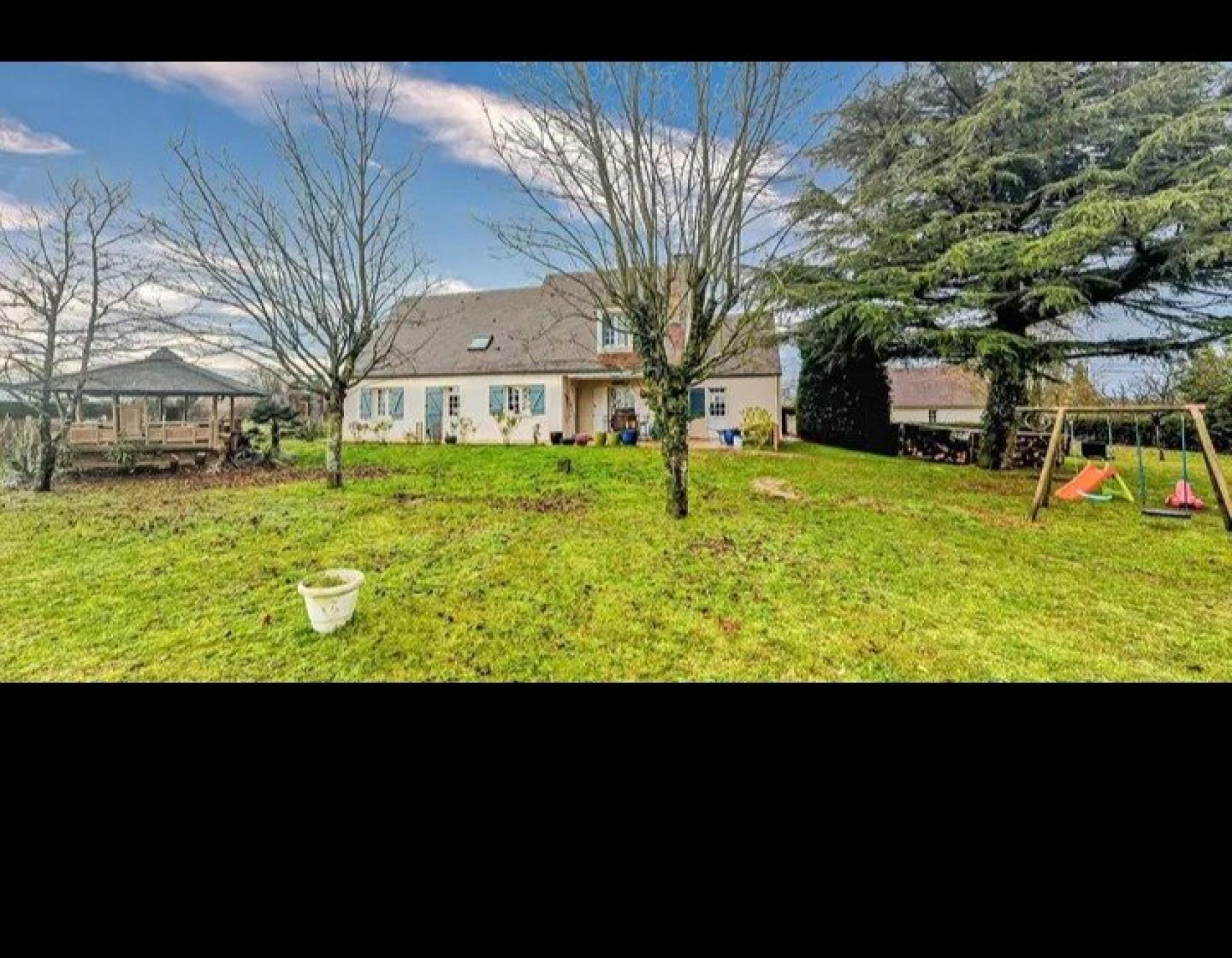Maison 7 pièces 187 m² · à Parce-sur-Sarthe · 187 m² · 315 000 €
