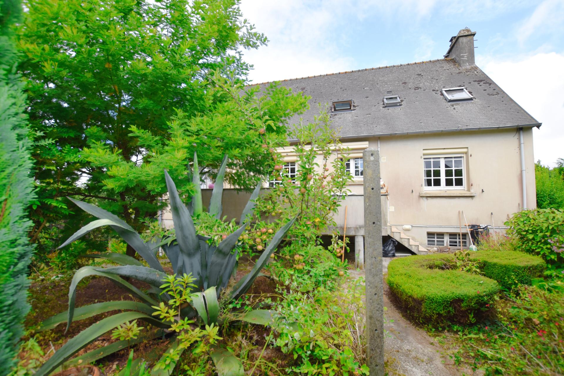 Maison 7 pièces 140 m² · à Cast · 140 m² · 199 000 €