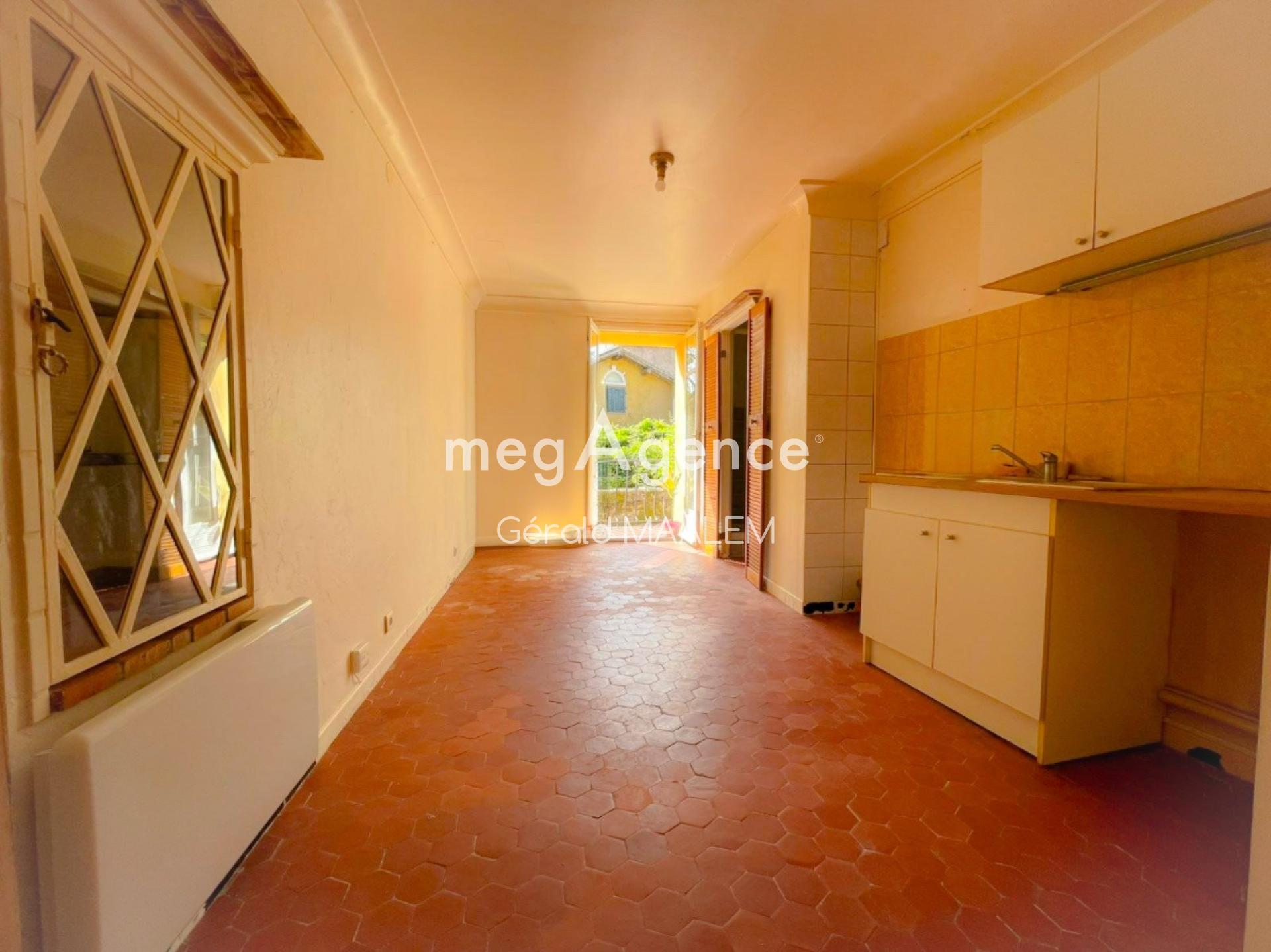 Appartement 1 pièce 17 m² · à Roquebrune-sur-Argens · 17 m² · 77 000 €