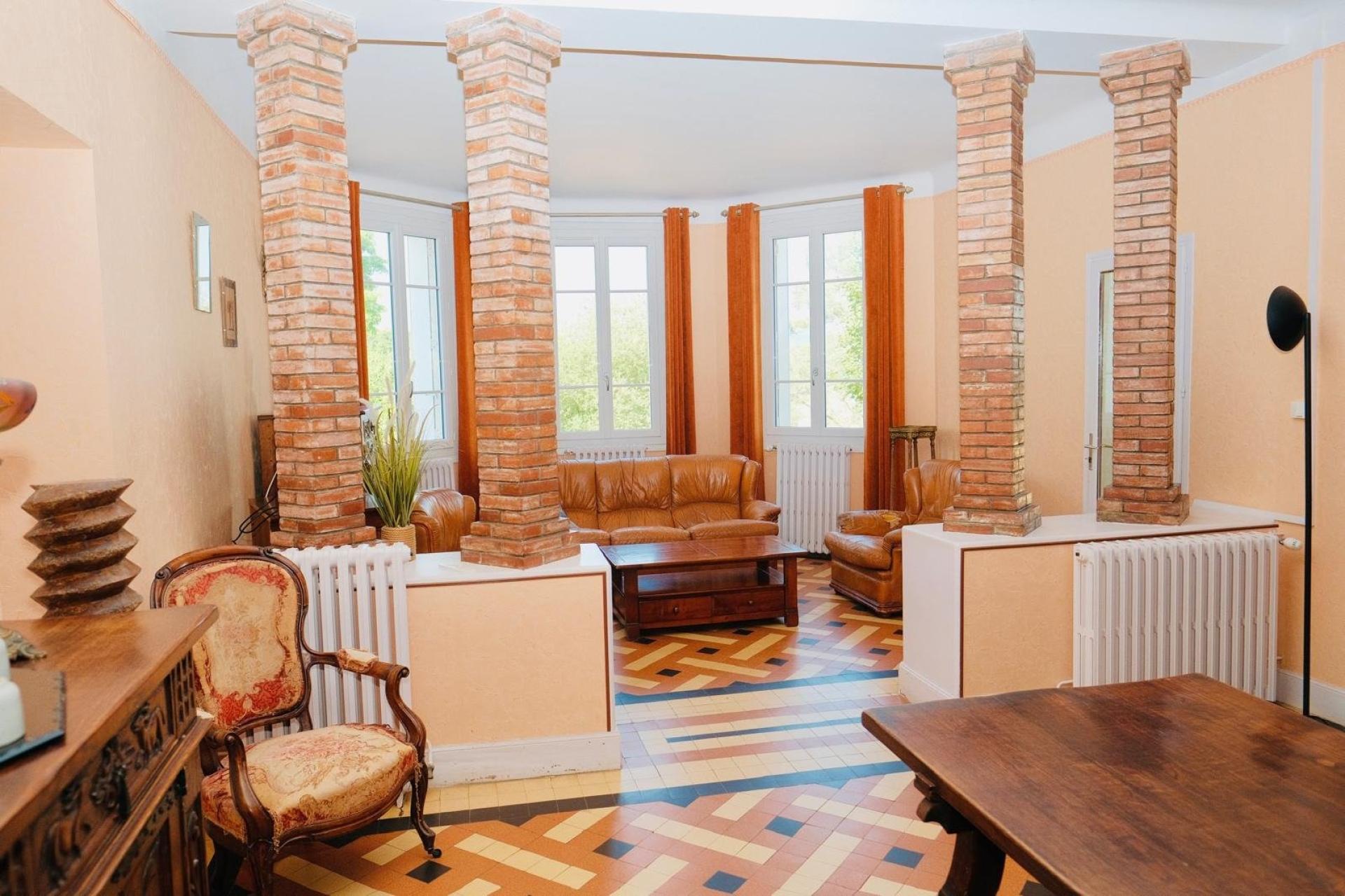 Maison 7 pièces 357 m² · à Bessieres · 357 m² · 520 000 €