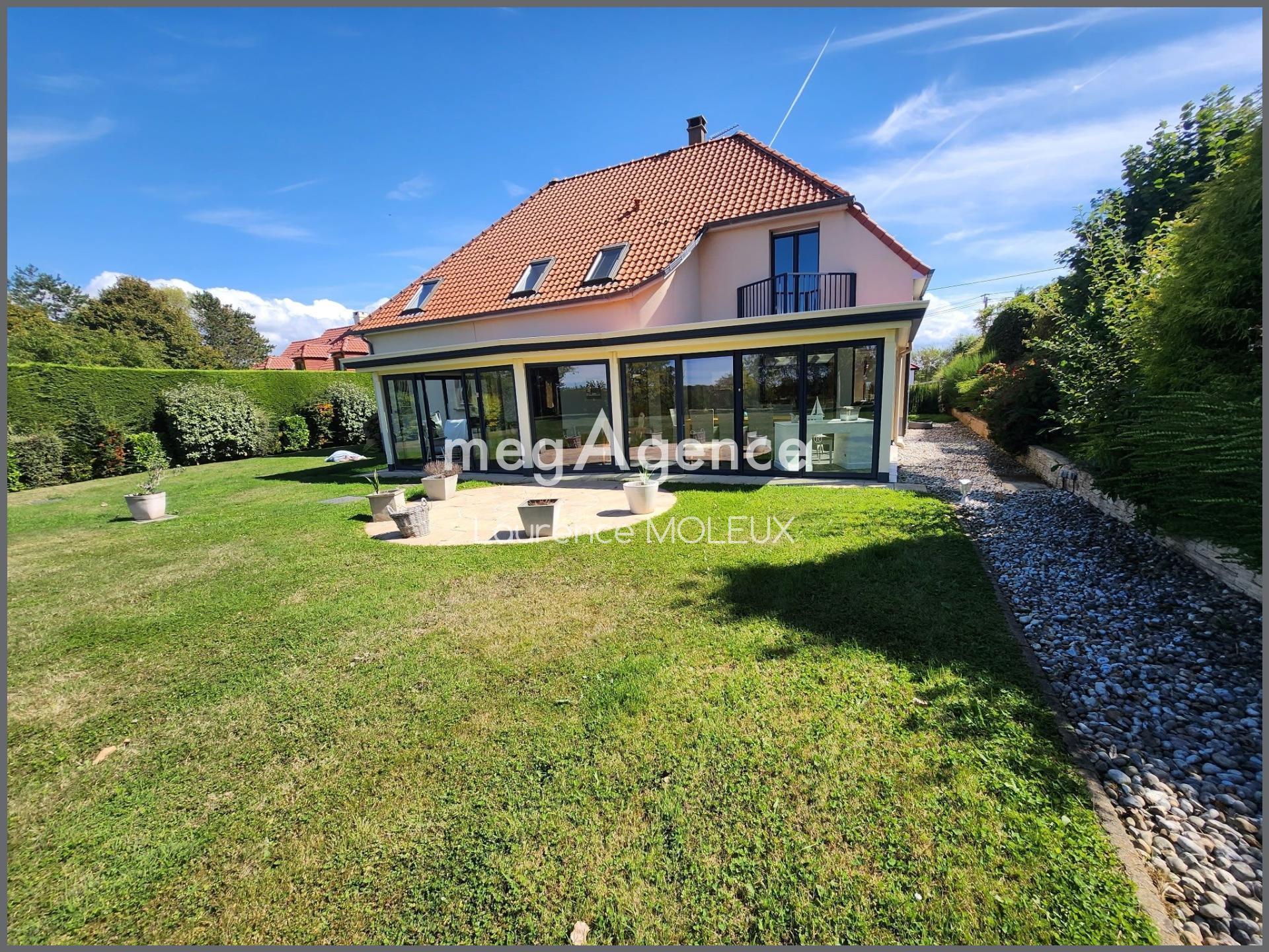 Maison 6 pièces 210 m² · à Saint-Martin-Boulogne · 210 m² · 547 000 €